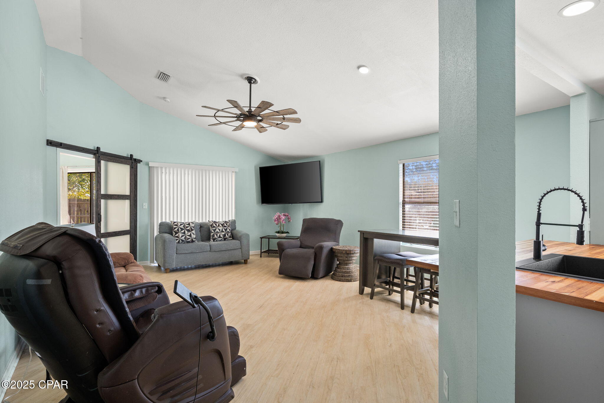 Image 12 For 4005 Par Drive