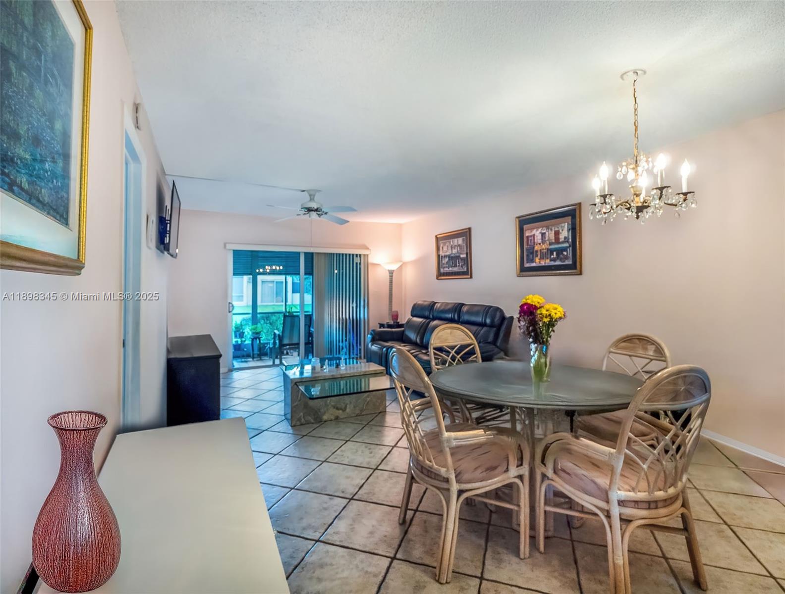 Lakewood On The Green Con