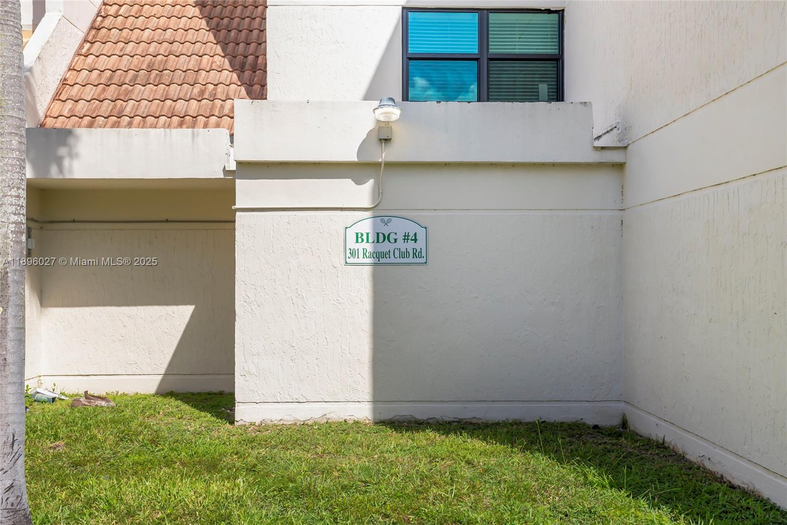 Homes for sale in Weston, FL | 301 Racquet Club Rd #103, Weston, FL 33326 | MLS# A11896027