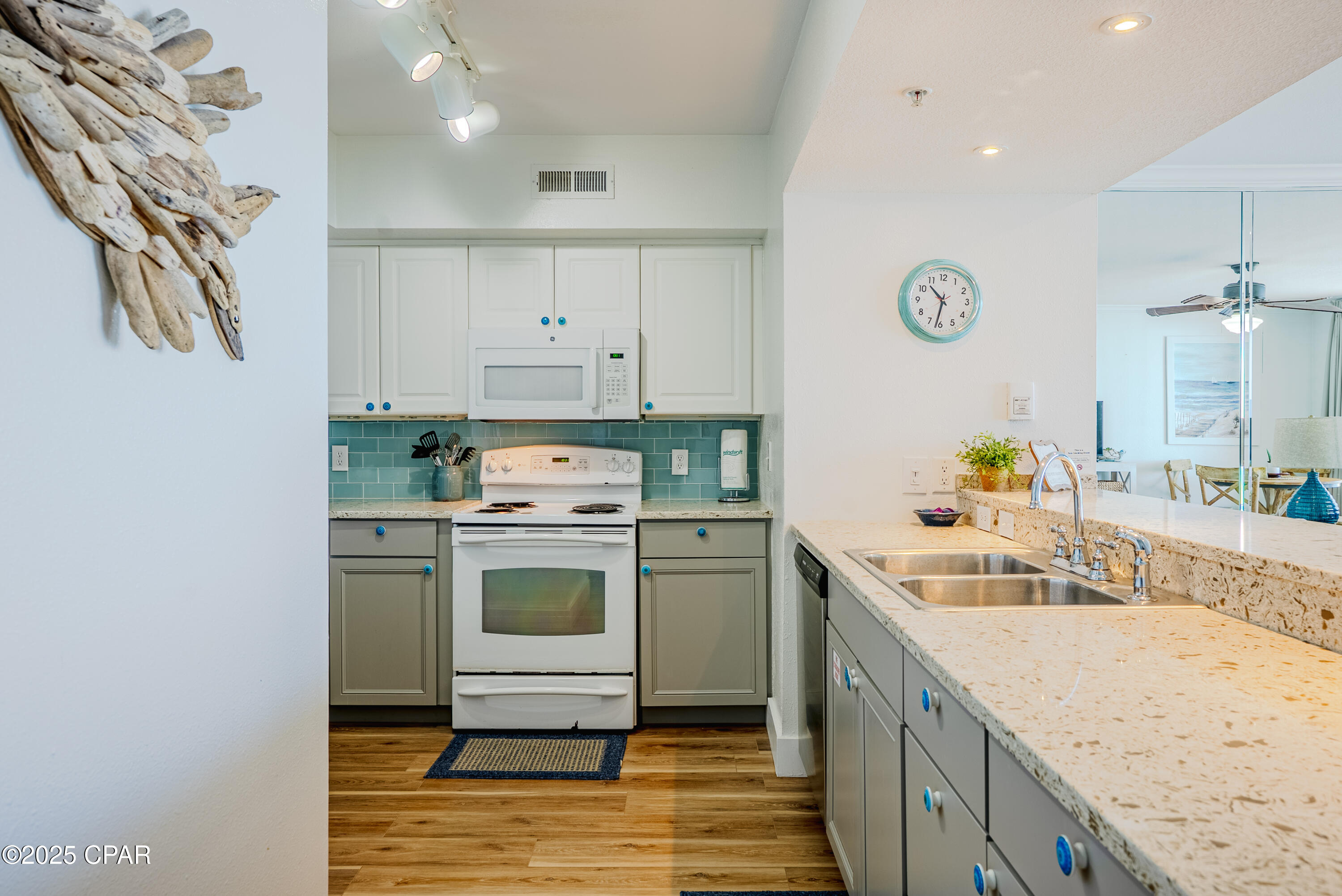 Image 6 For 14701 Front Beach Road 929