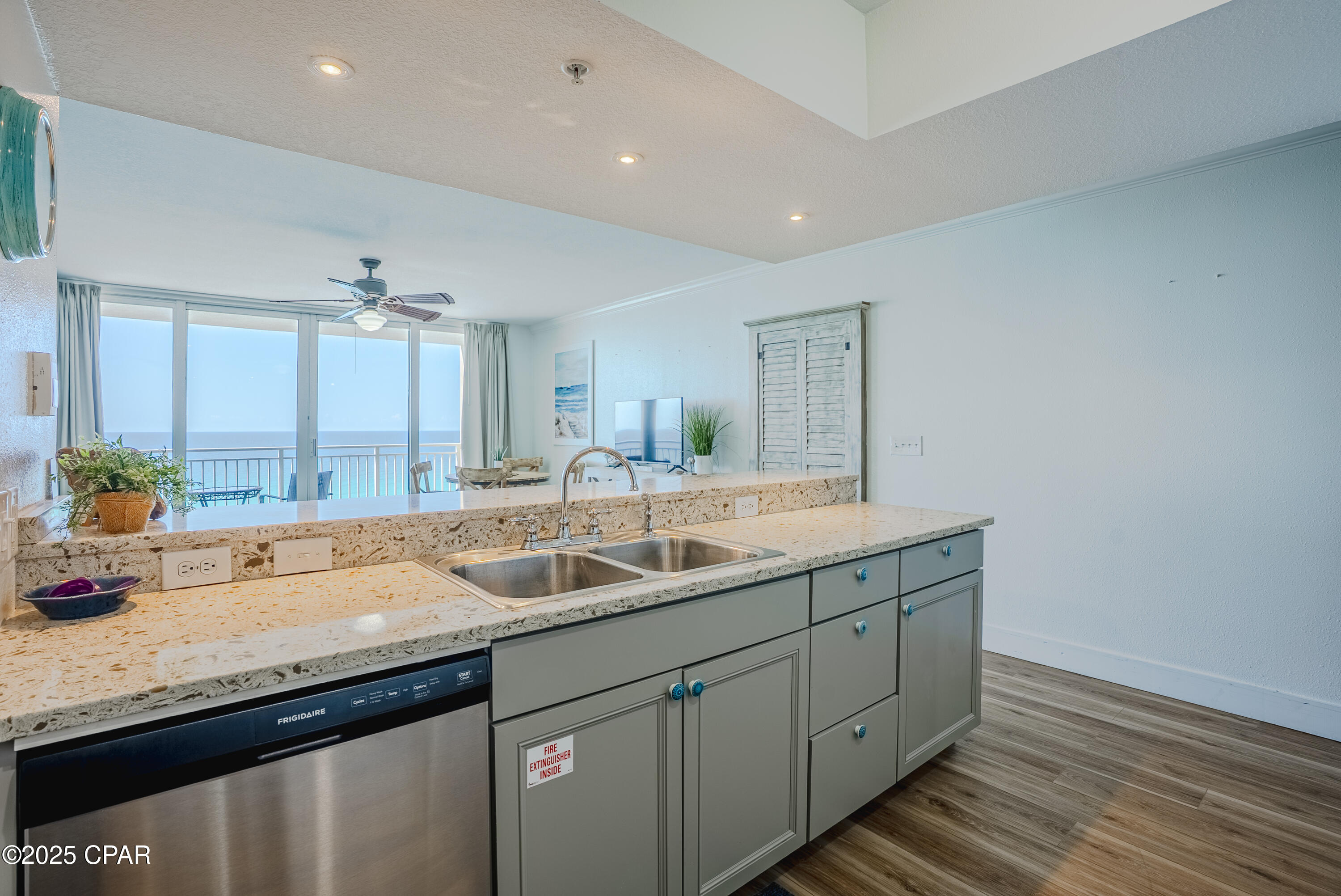 Image 8 For 14701 Front Beach Road 929