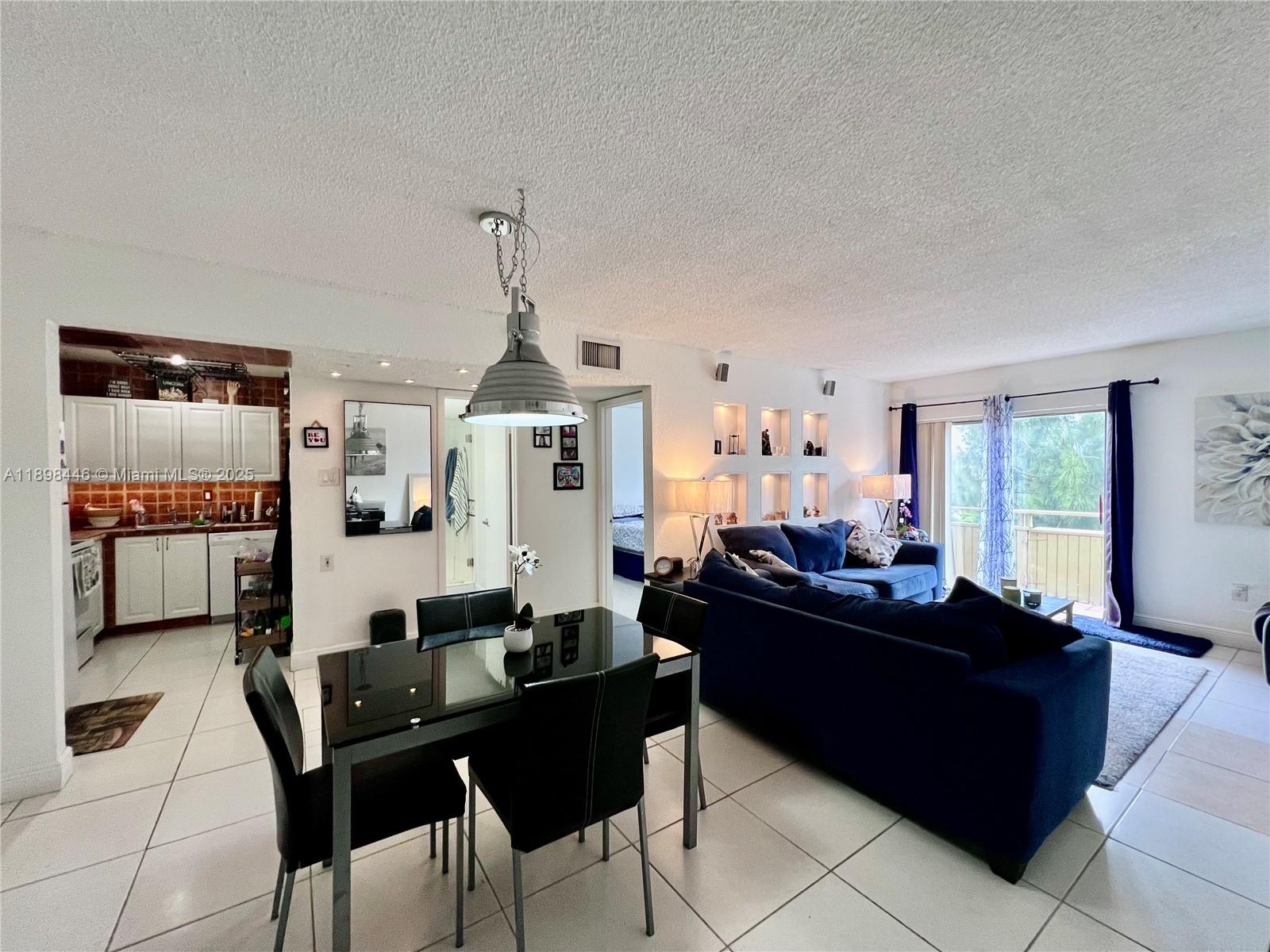 Lakeview Gardens At Miami