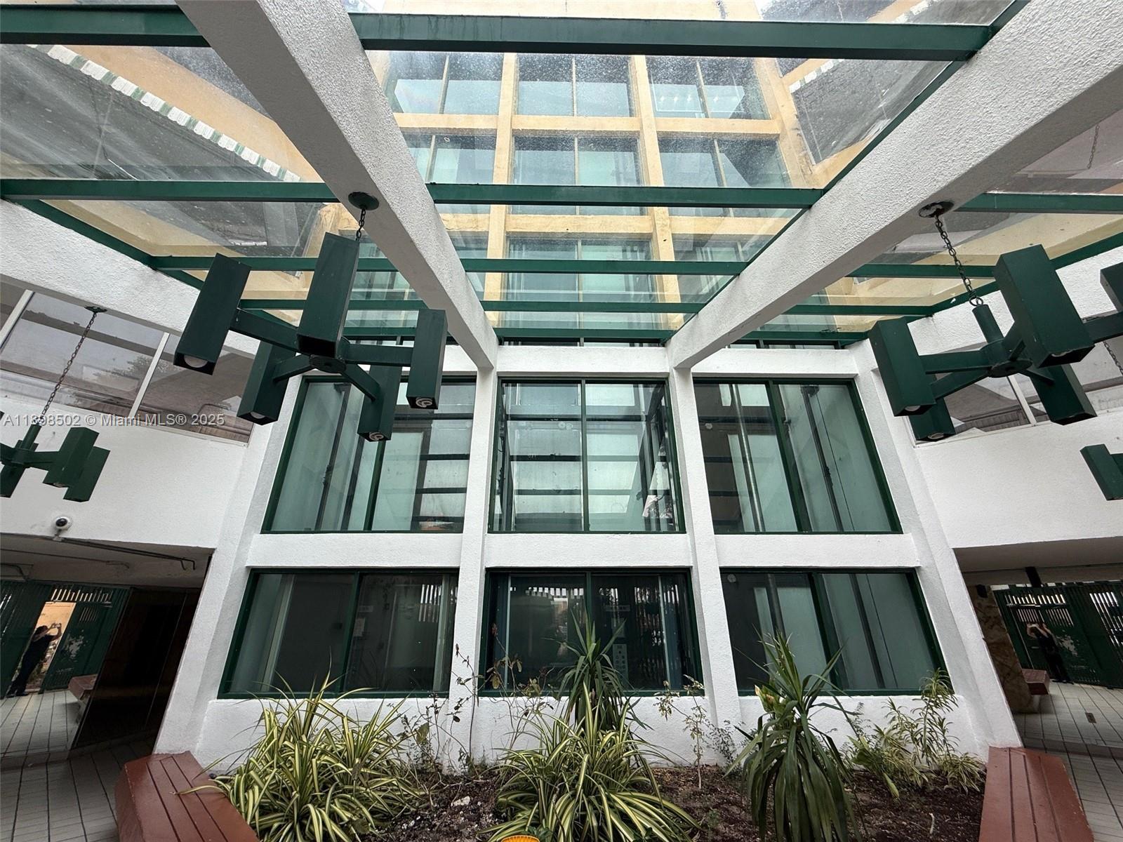 International Park I Cond