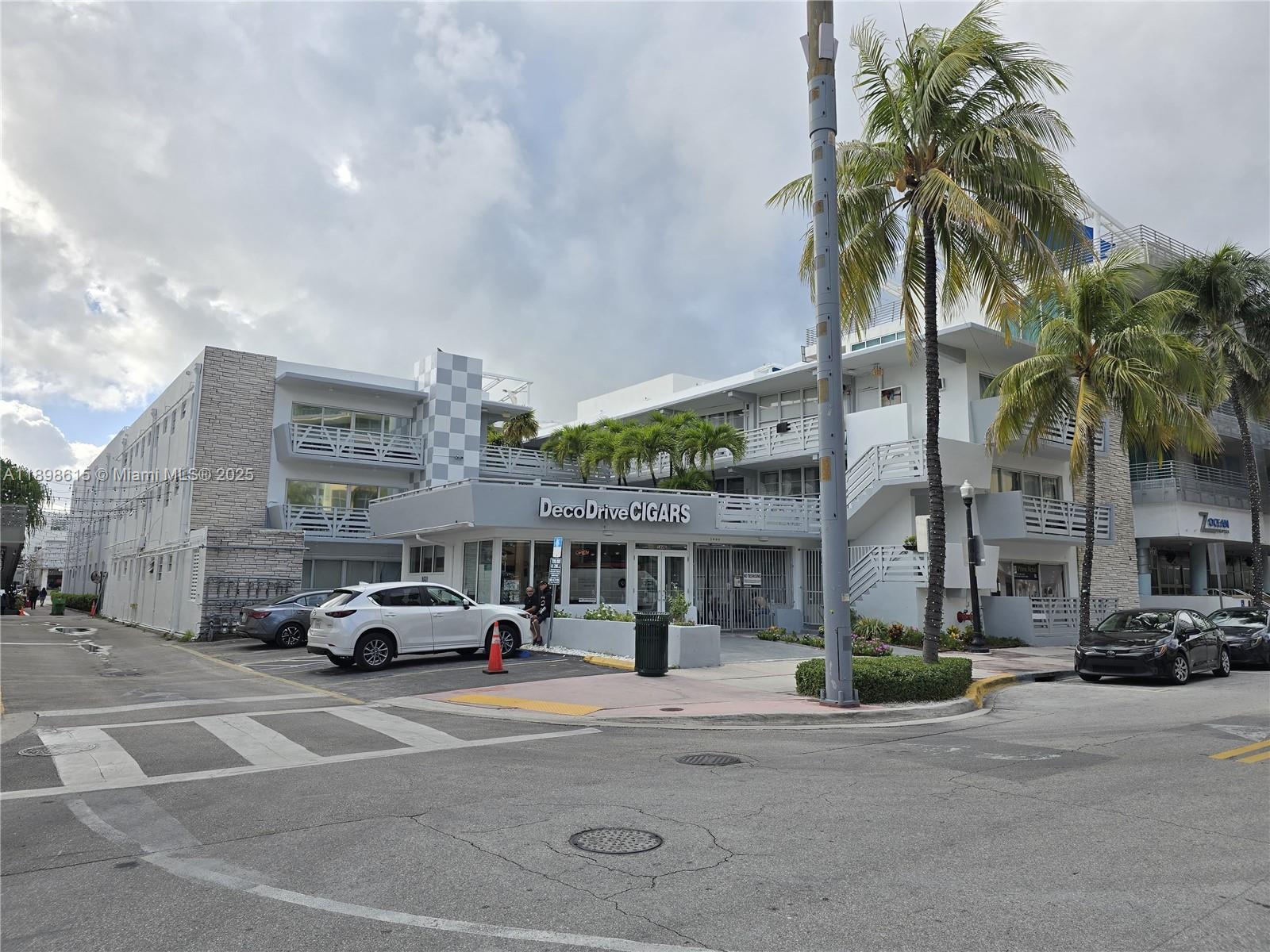 1446 Ocean Dr Co-Op Apts