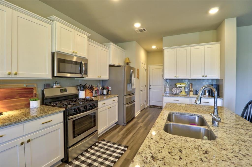 2414 Fenimore Loop — photo 4