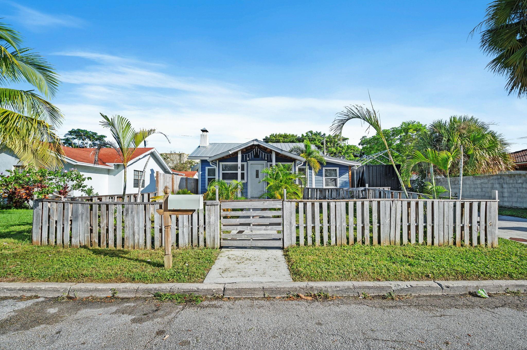 709 Omar Rd West Palm Beach FL 33405 | F10532341