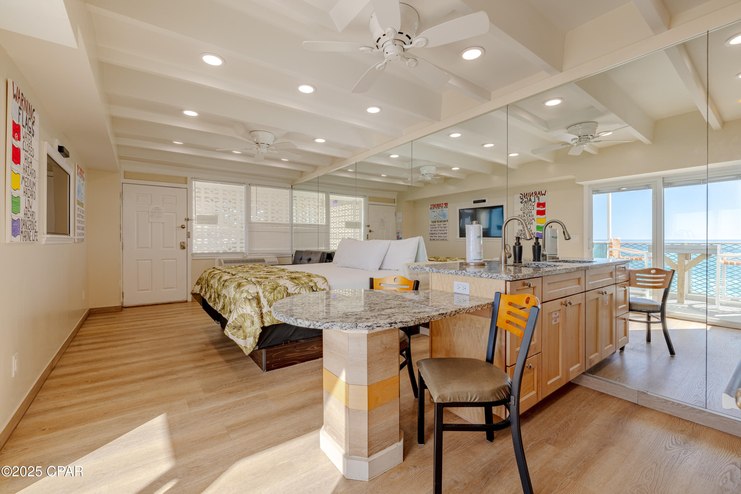 Listing photo id 13 for 14401 Front Beach Road  217