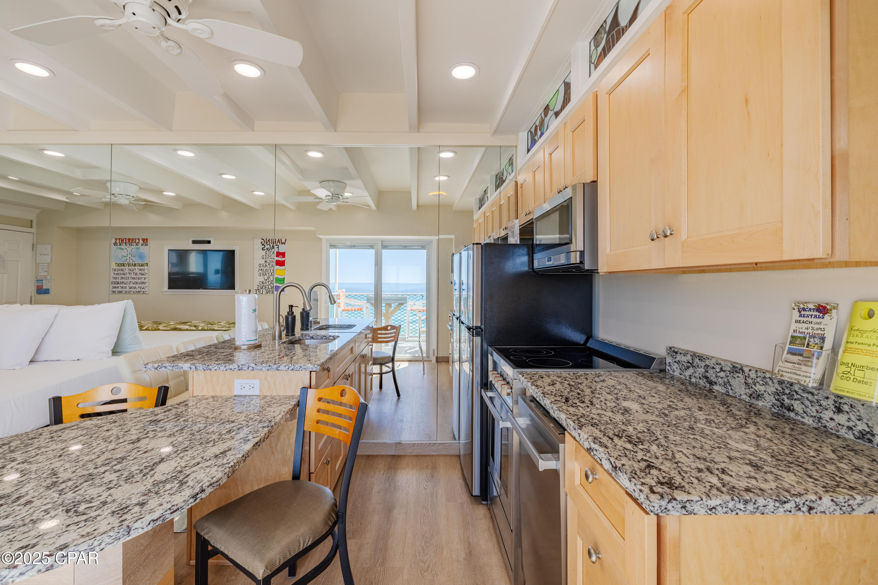 Listing photo id 15 for 14401 Front Beach Road  217