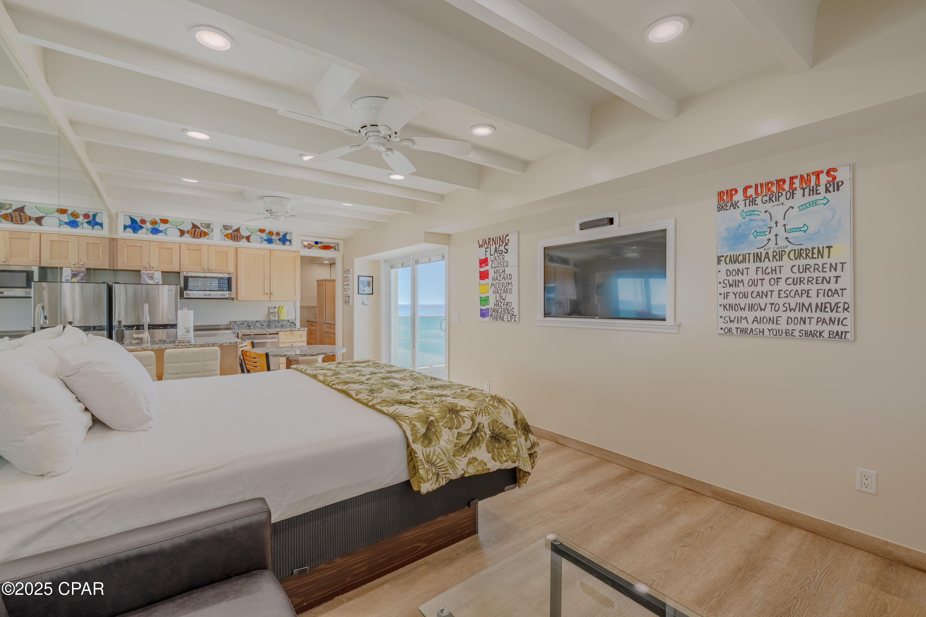 Listing photo id 21 for 14401 Front Beach Road  217