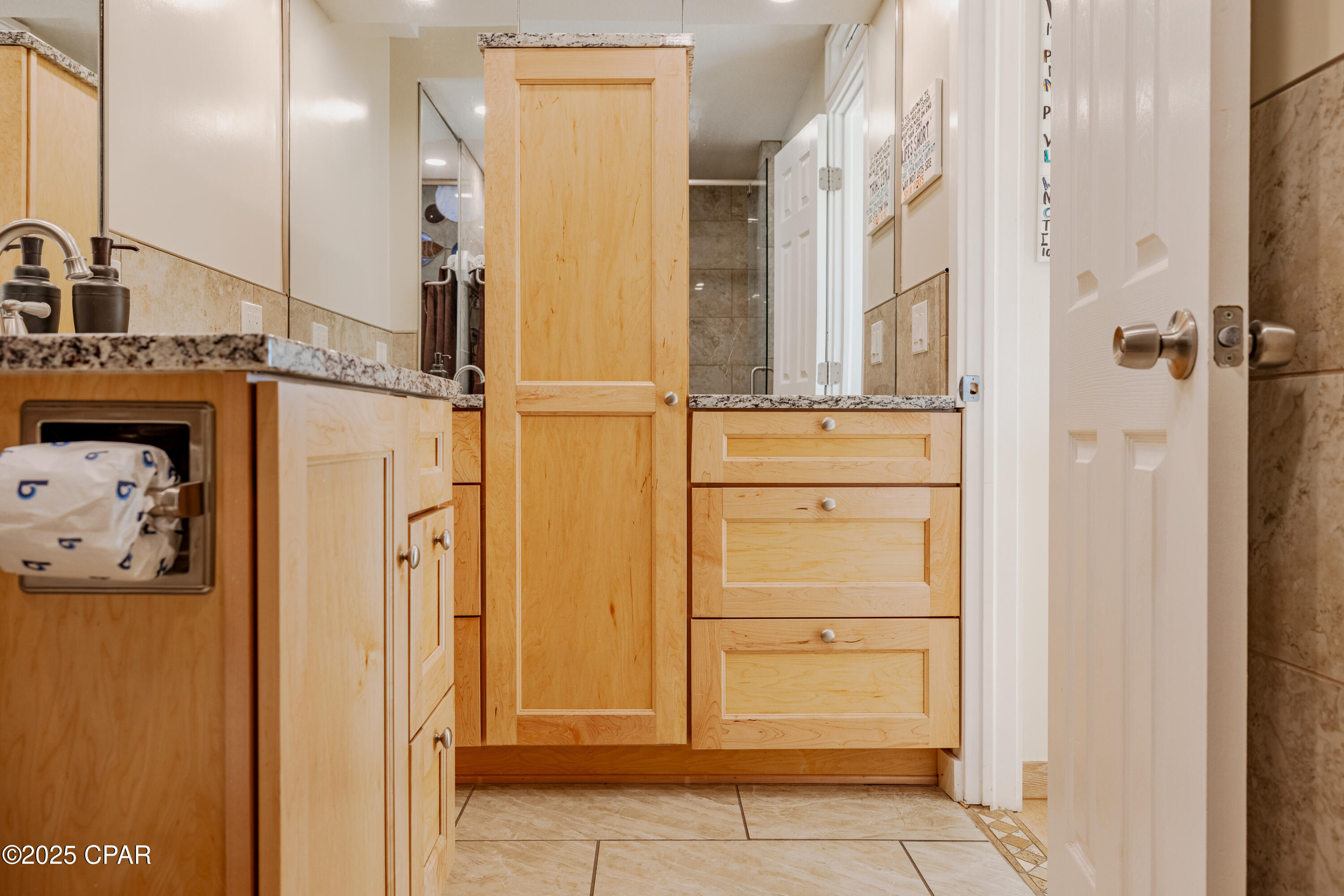 Listing photo id 7 for 14401 Front Beach Road  217