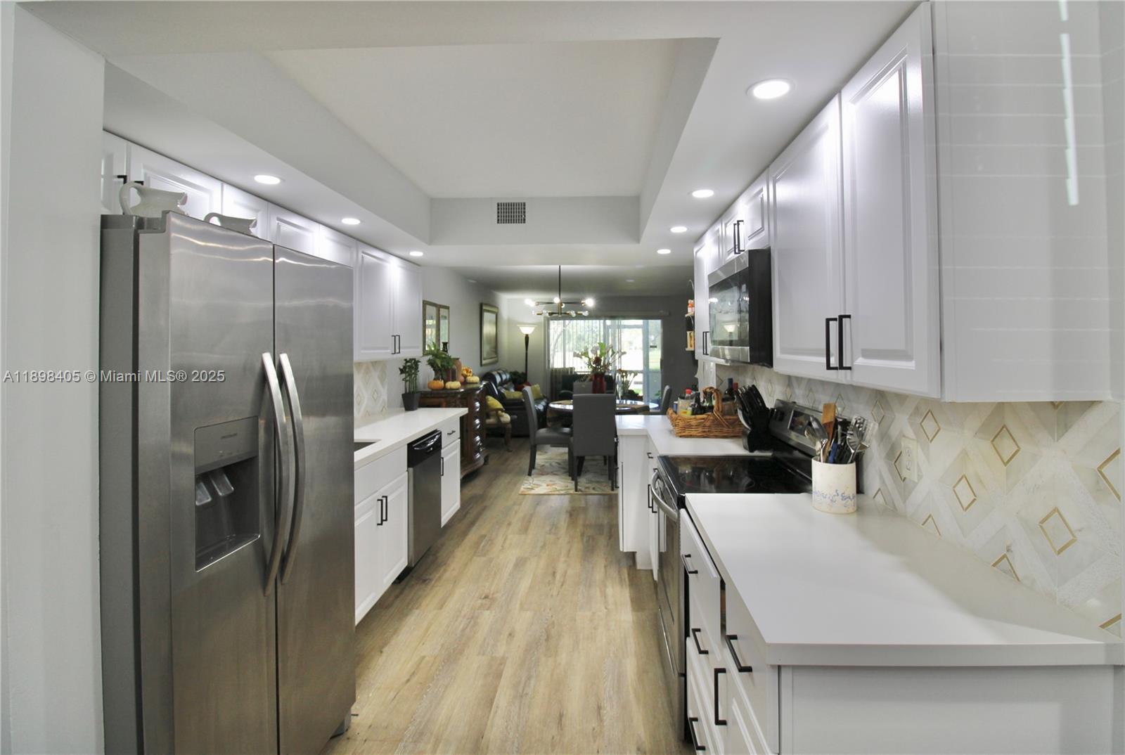 Cambridge At Century Vill