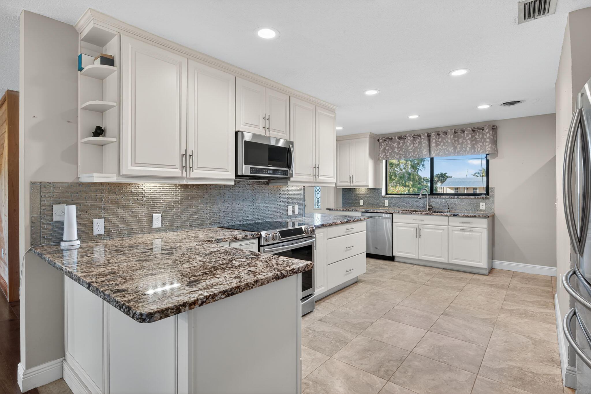 Homes for sale in Belle Glade, FL | 1732 Se Avenue J, Belle Glade, FL 33430 | MLS# R11133591