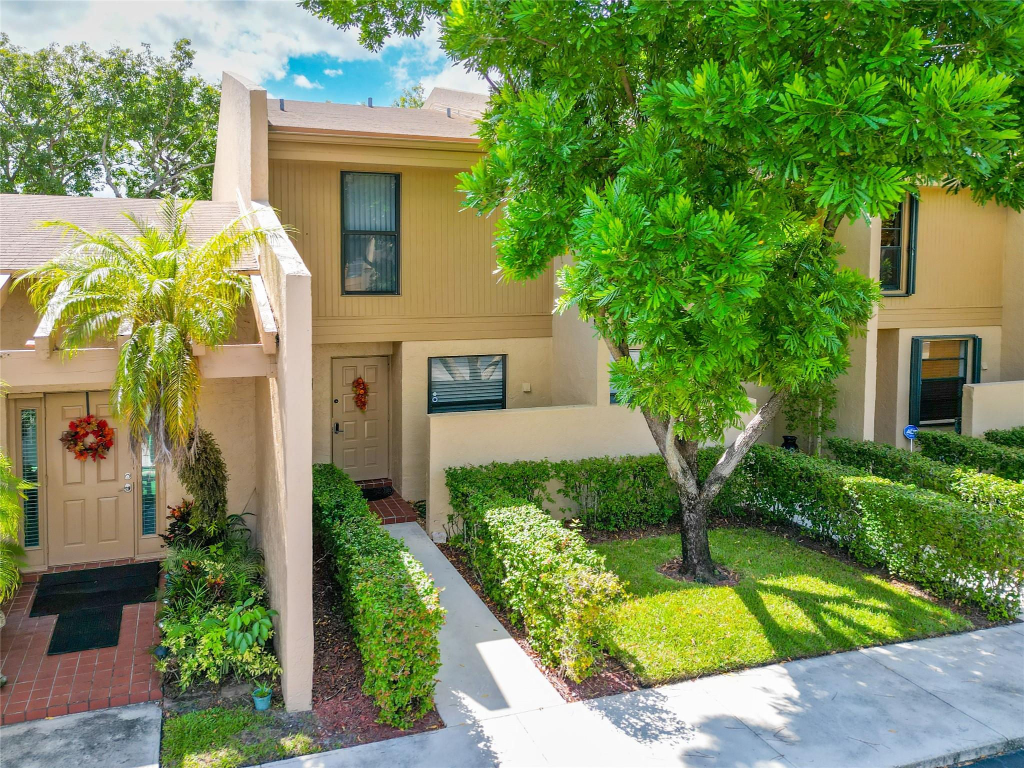 Homes for sale in Pembroke Pines, FL | 1424 Nw 97th Ter #280, Pembroke Pines, FL 33024 | MLS# F10531369