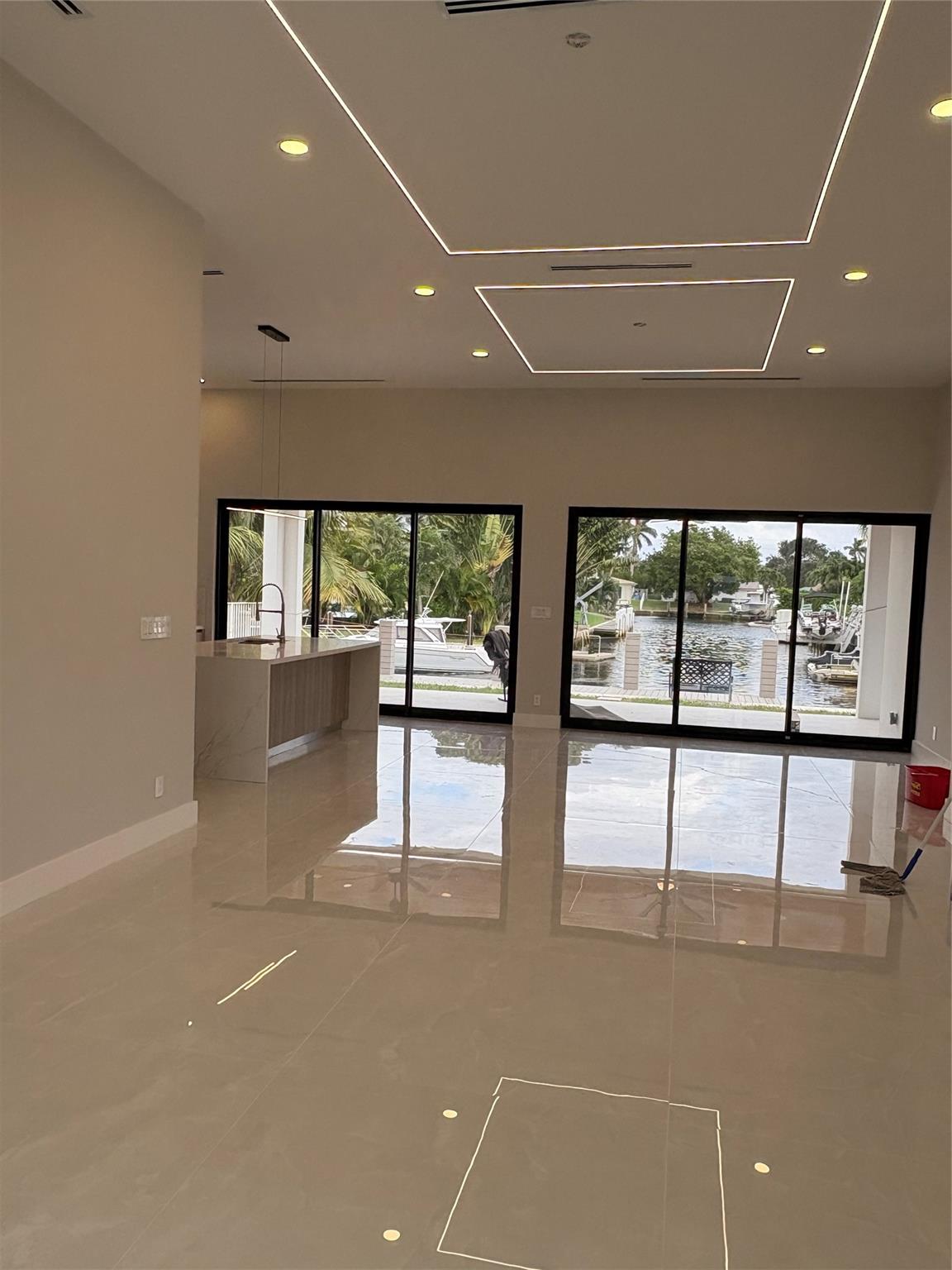 Open concept. Beautiful lighting. Soothing surrounds. Relax you are home !!!