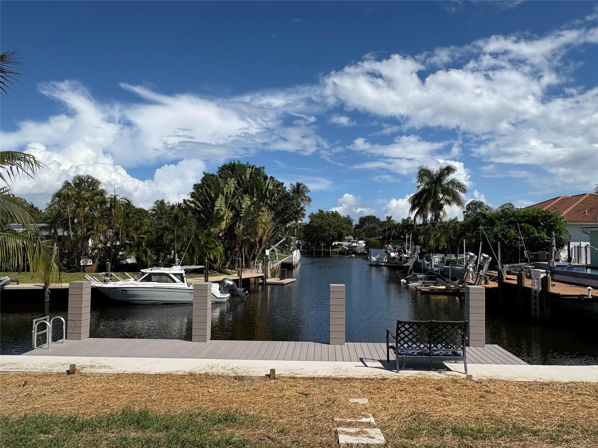 Brand new dock.
Bring in your boat, jet sky or paddle board/kayak.