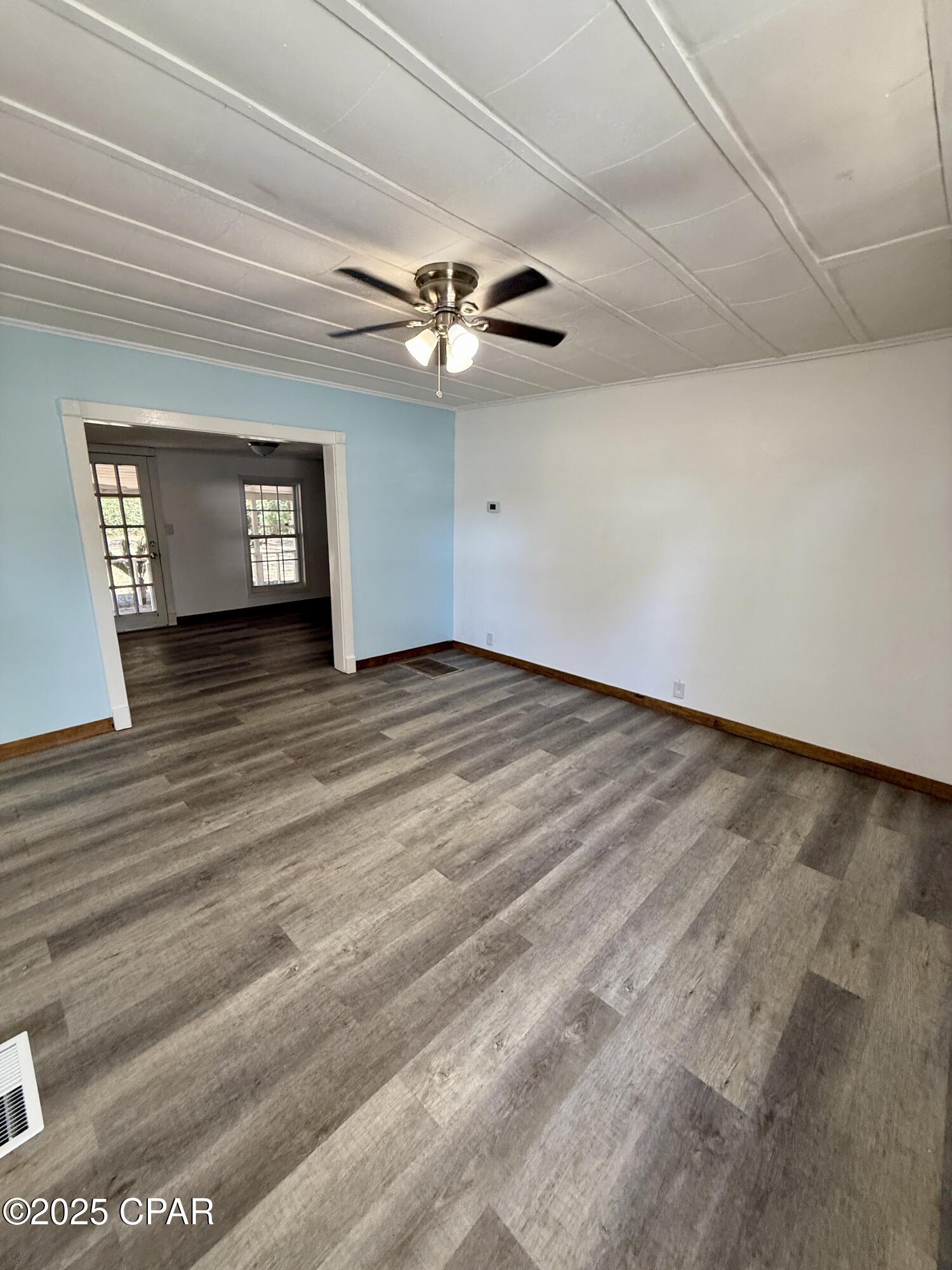 Image 11 For 5678 Hummingbird Road