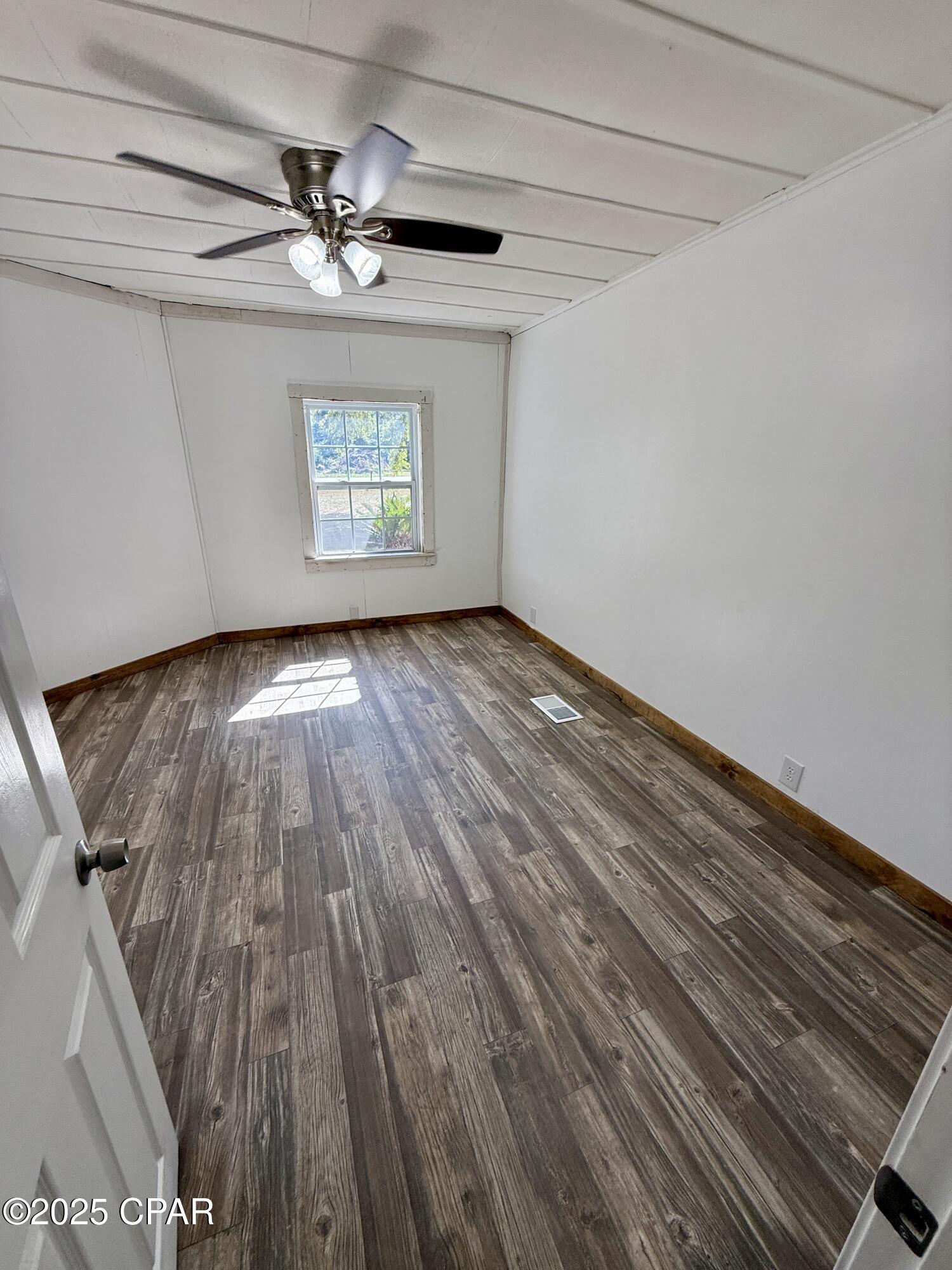 Image 18 For 5678 Hummingbird Road