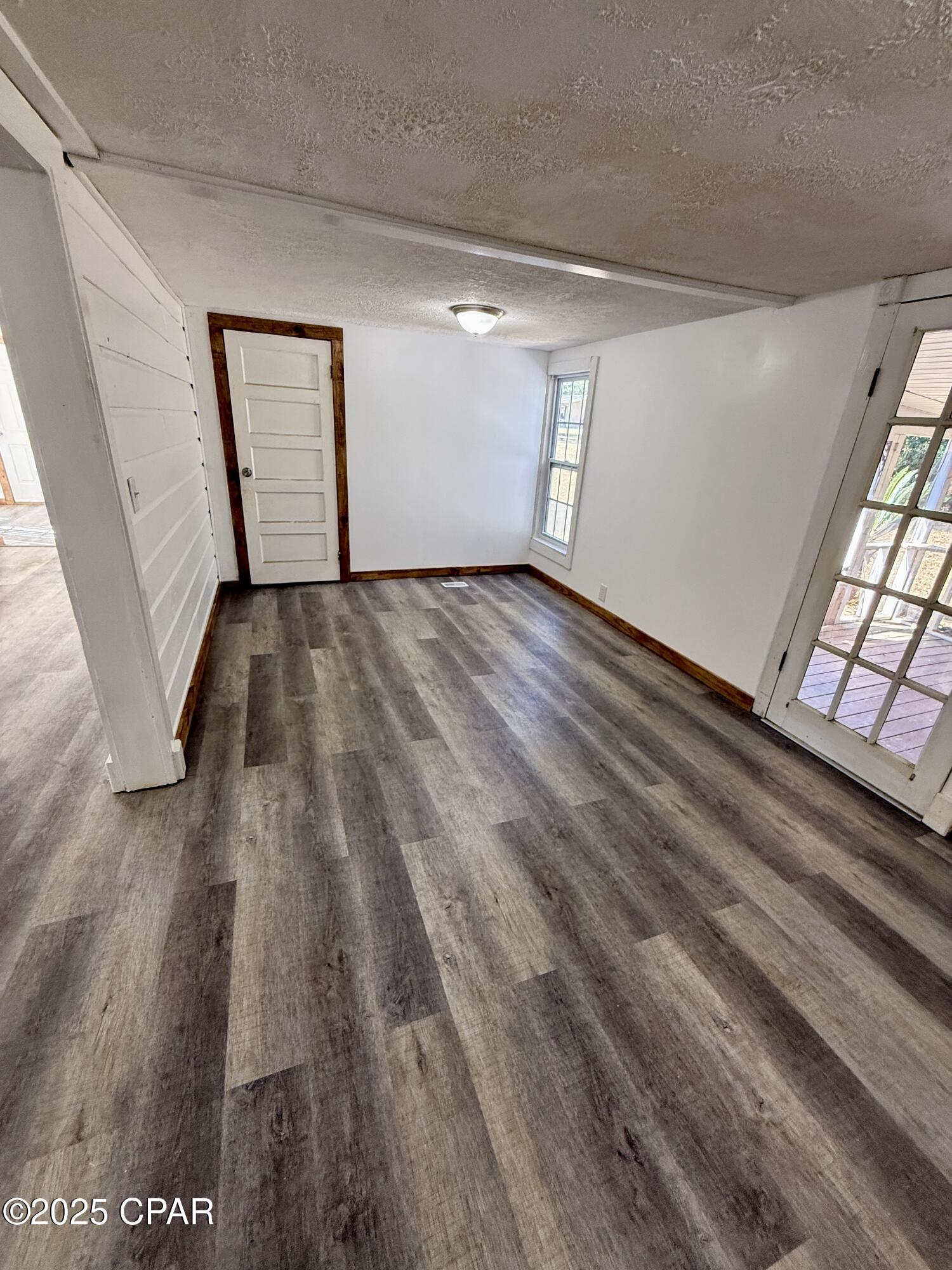 Image 19 For 5678 Hummingbird Road