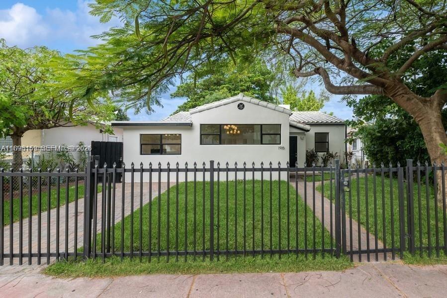 1915 Normandy Dr, Miami Beach, Florida 33141