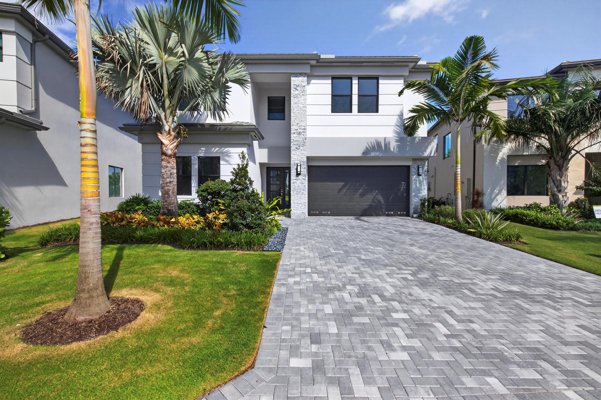 Lotus Edge Johns West Pud