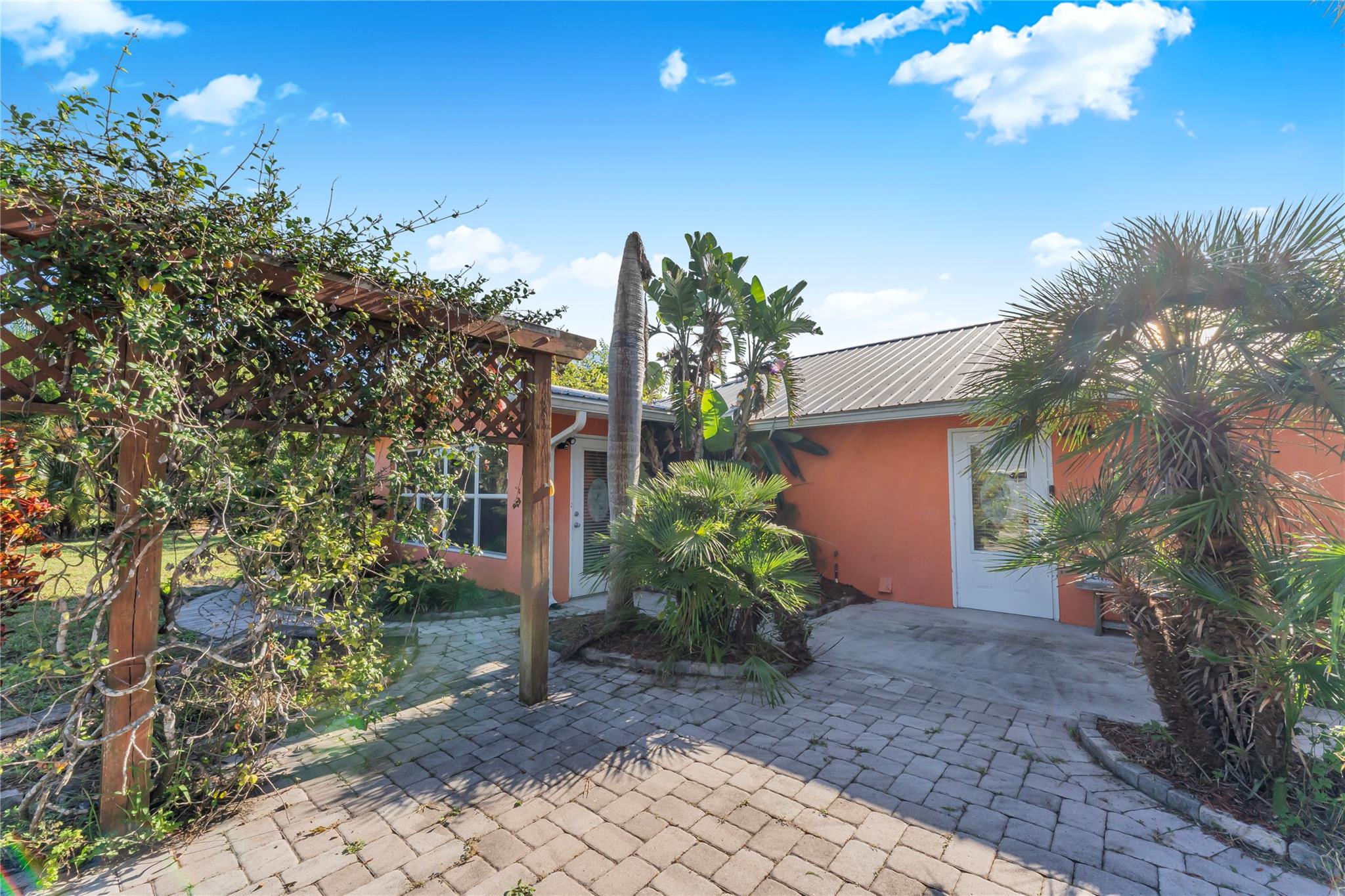 Homes for sale in Okeechobee, FL | 4420 Us Hwy 441, Okeechobee, FL 34974 | MLS# F10532535