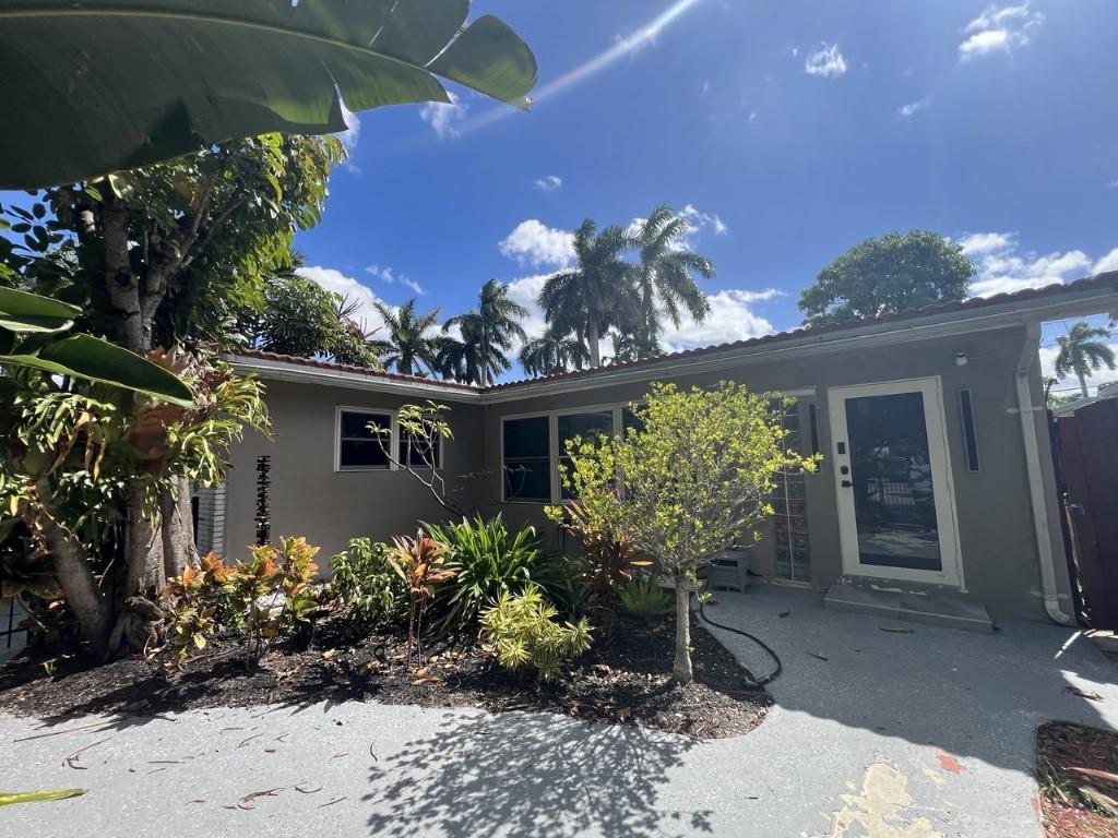 Hollywood Lakes Sec 1-32