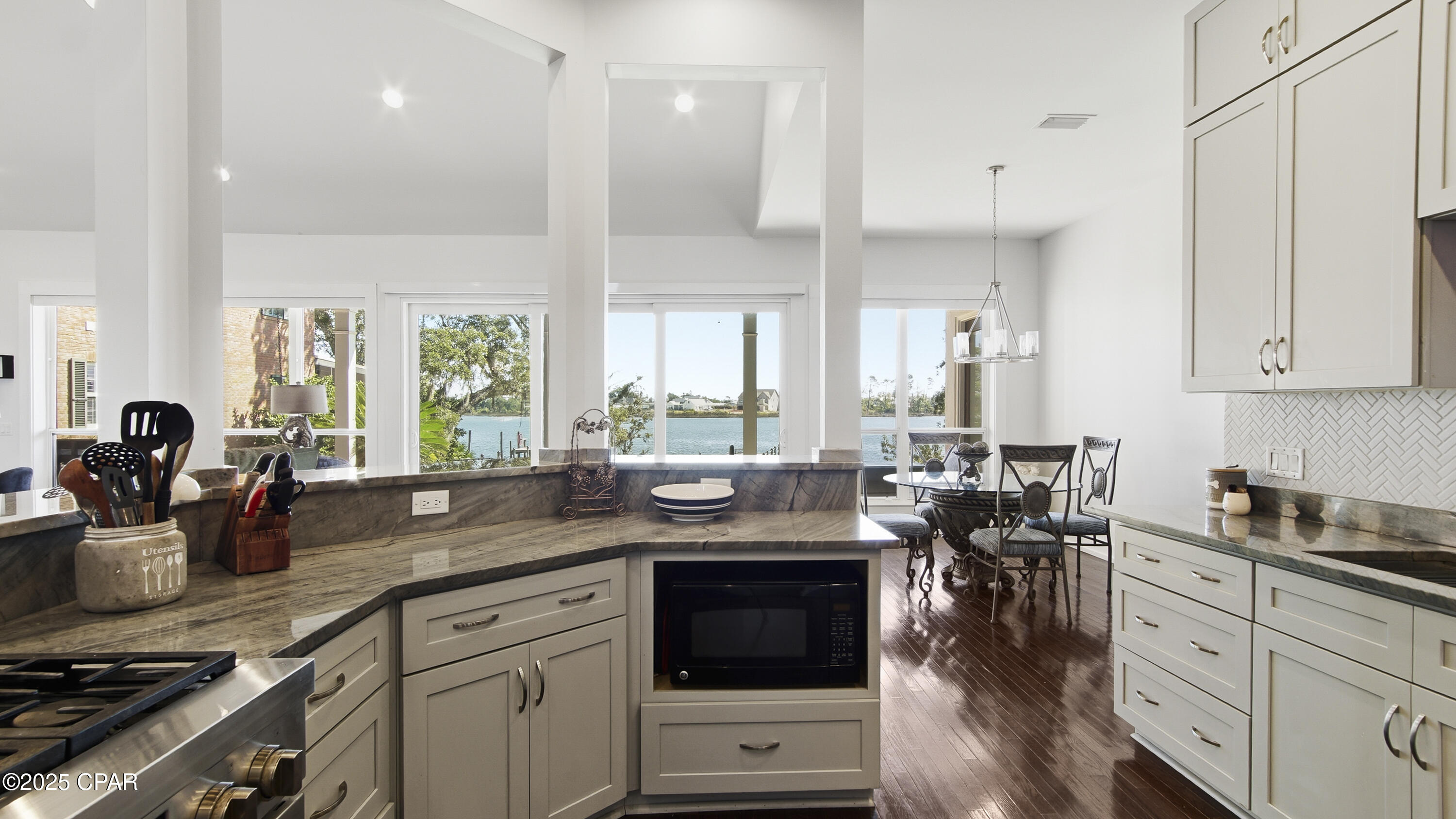 Image 23 For 2502 Country Club Drive