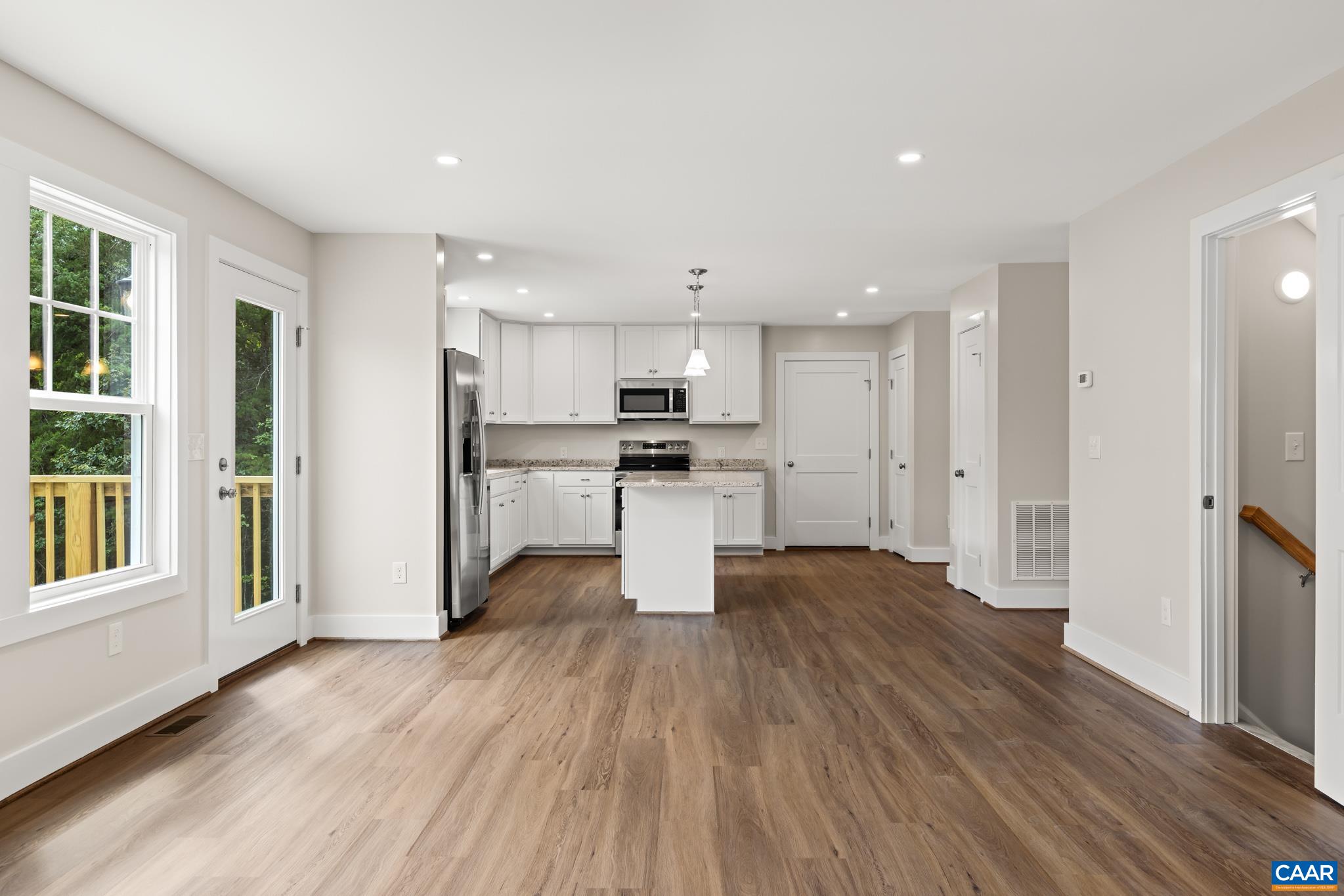 242 Palmer Pl