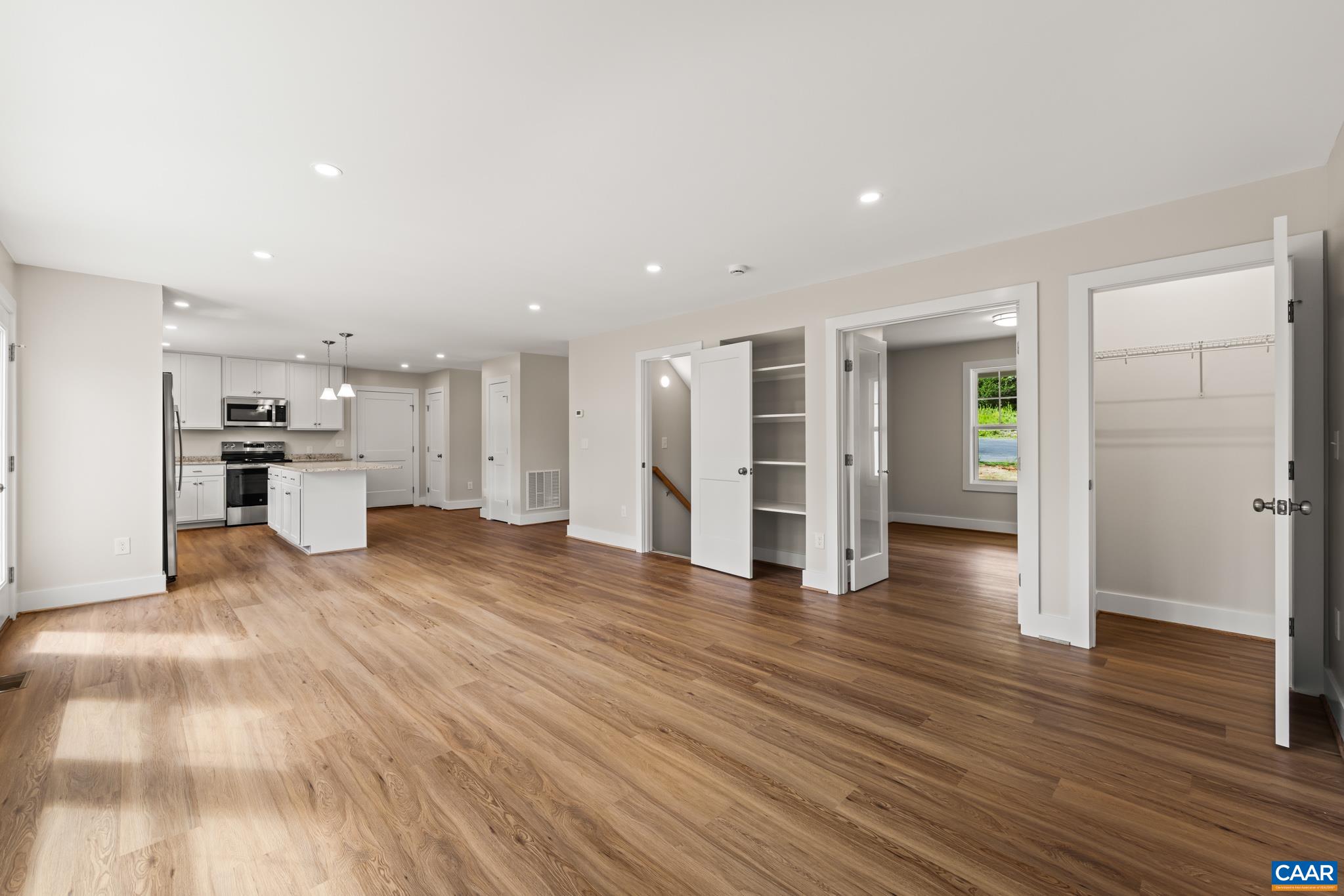 242 Palmer Pl