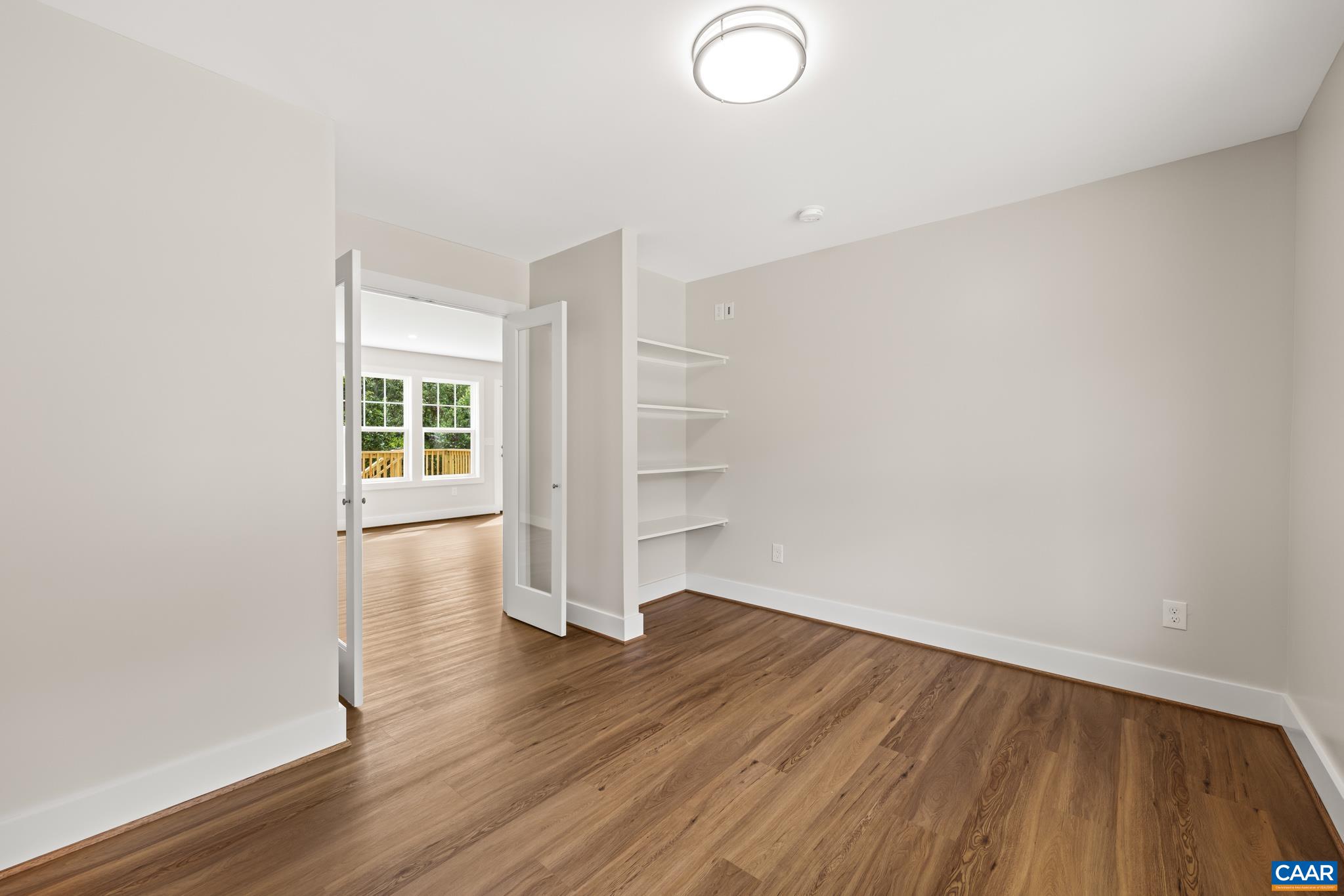 242 Palmer Pl