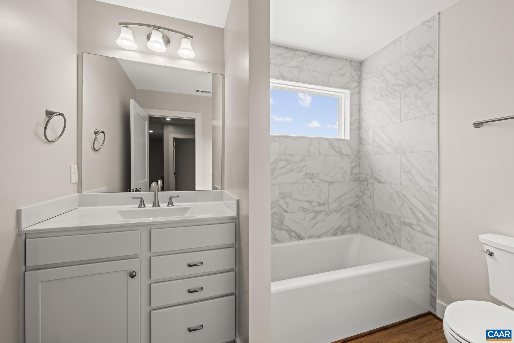242 Palmer Pl