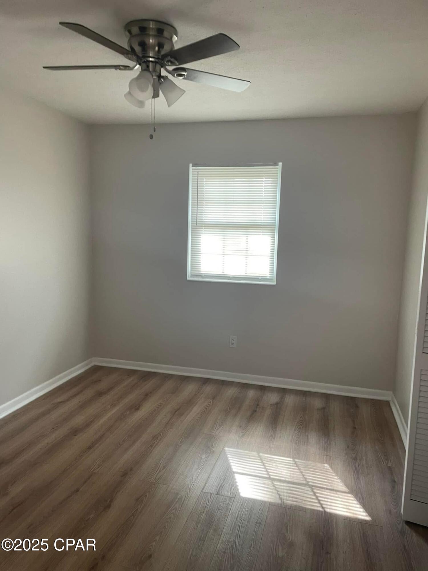 Image 11 For 102 Hershel Court