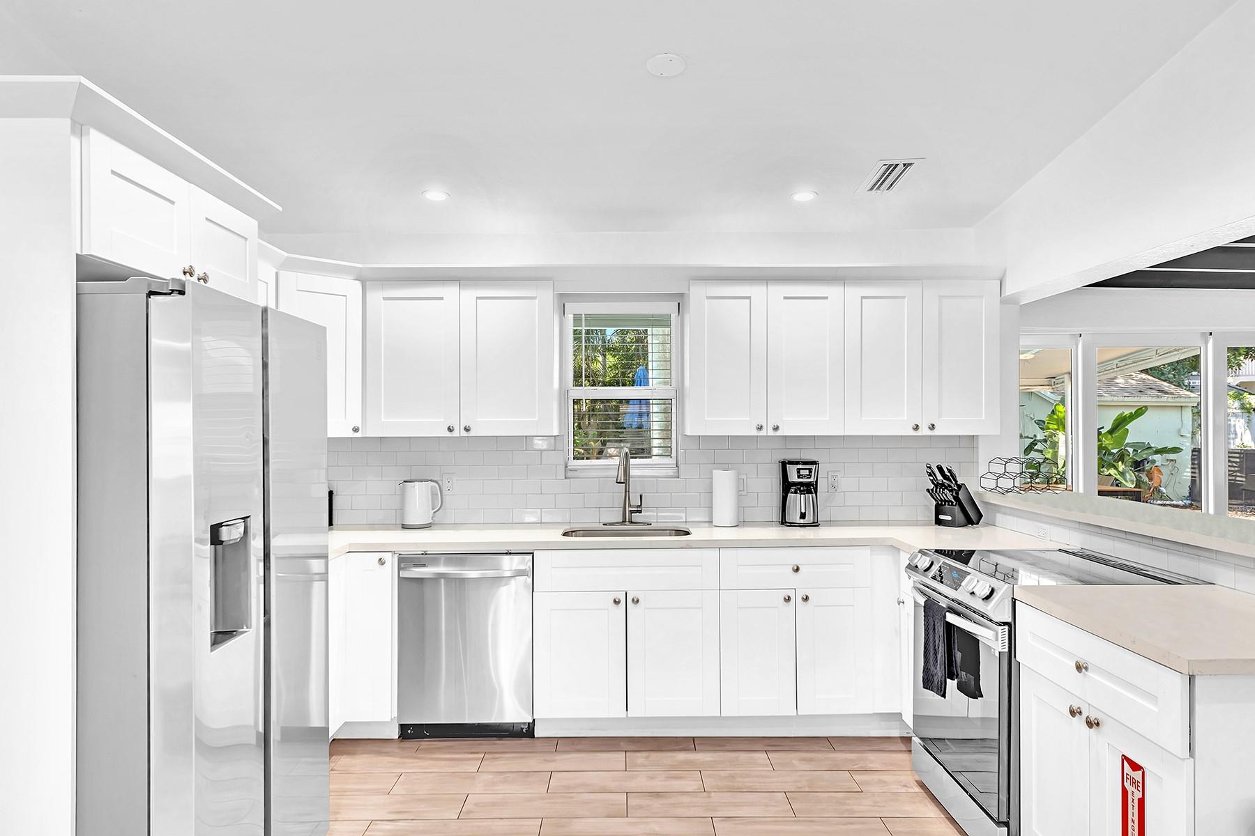 Homes for sale in Oakland Park, FL | 1580 Ne 35th St, Oakland Park, FL 33334 | MLS# F10532615