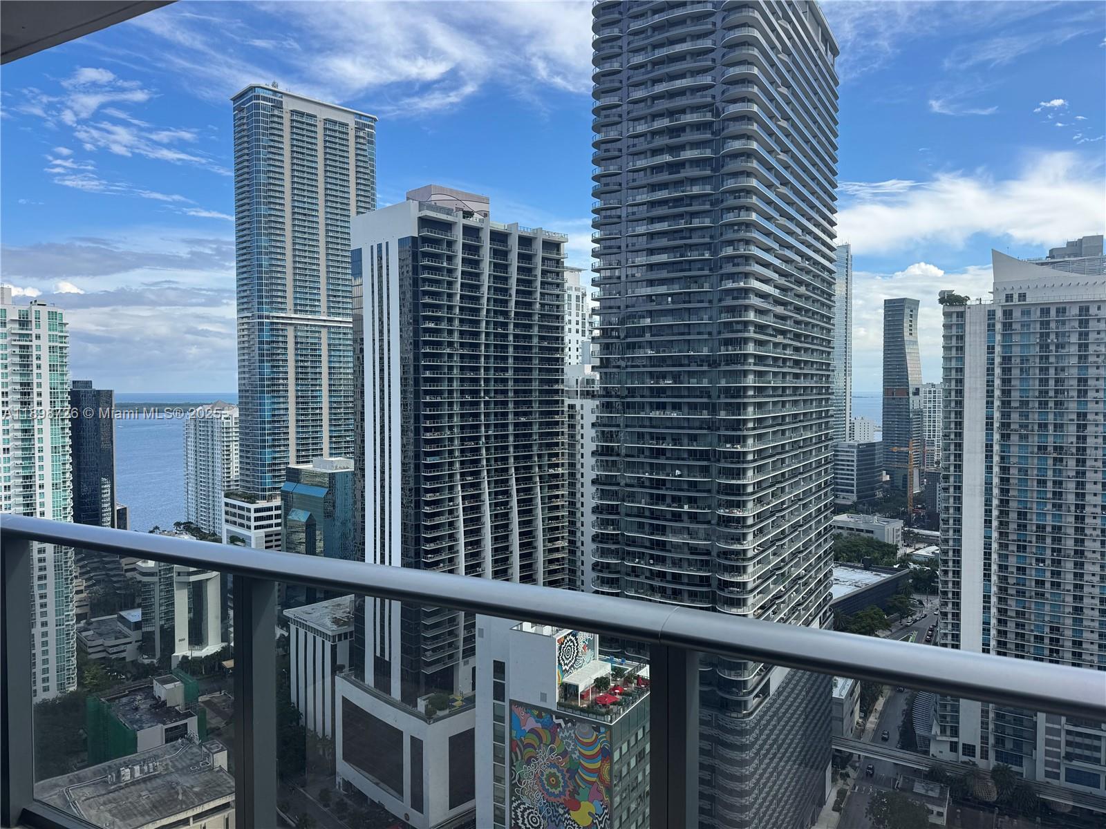 Apartamento à Venda em Miami, FL