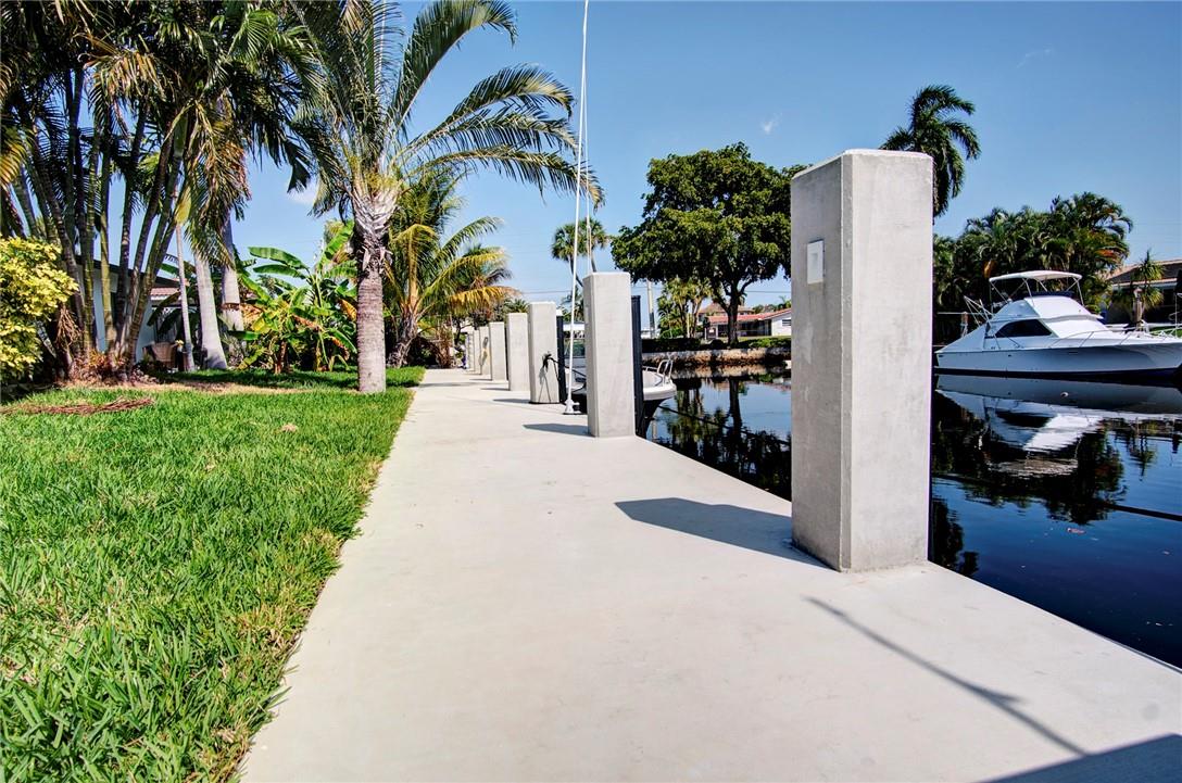 Homes for sale in Lighthouse Point, FL | 3860 Ne 23Rd Ave, Lighthouse Point, FL 33064 | MLS# F10532628