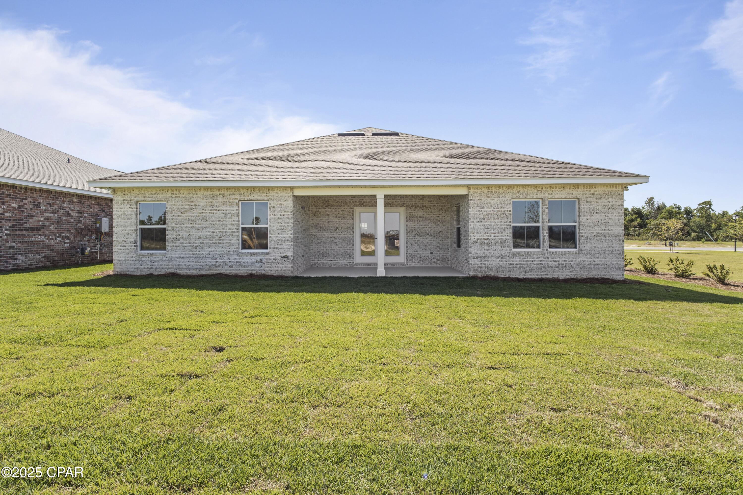 Image 2 For 3813 Red Deer Circle