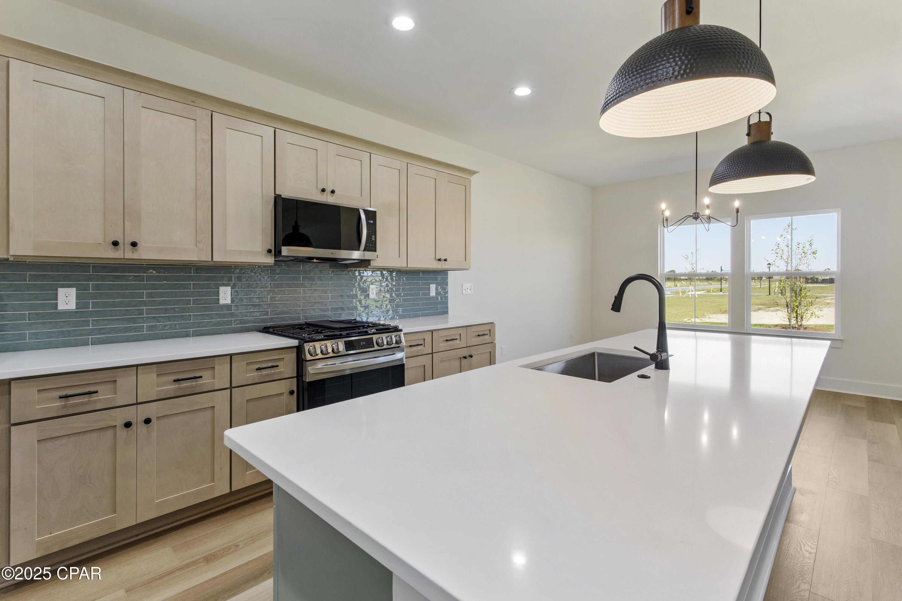 Image 3 For 3813 Red Deer Circle