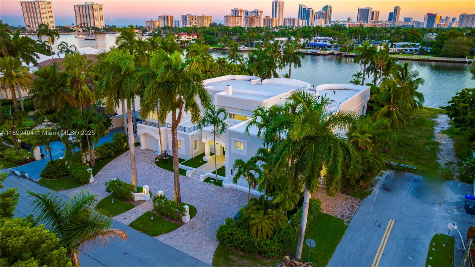 Hollywood Lakes Section