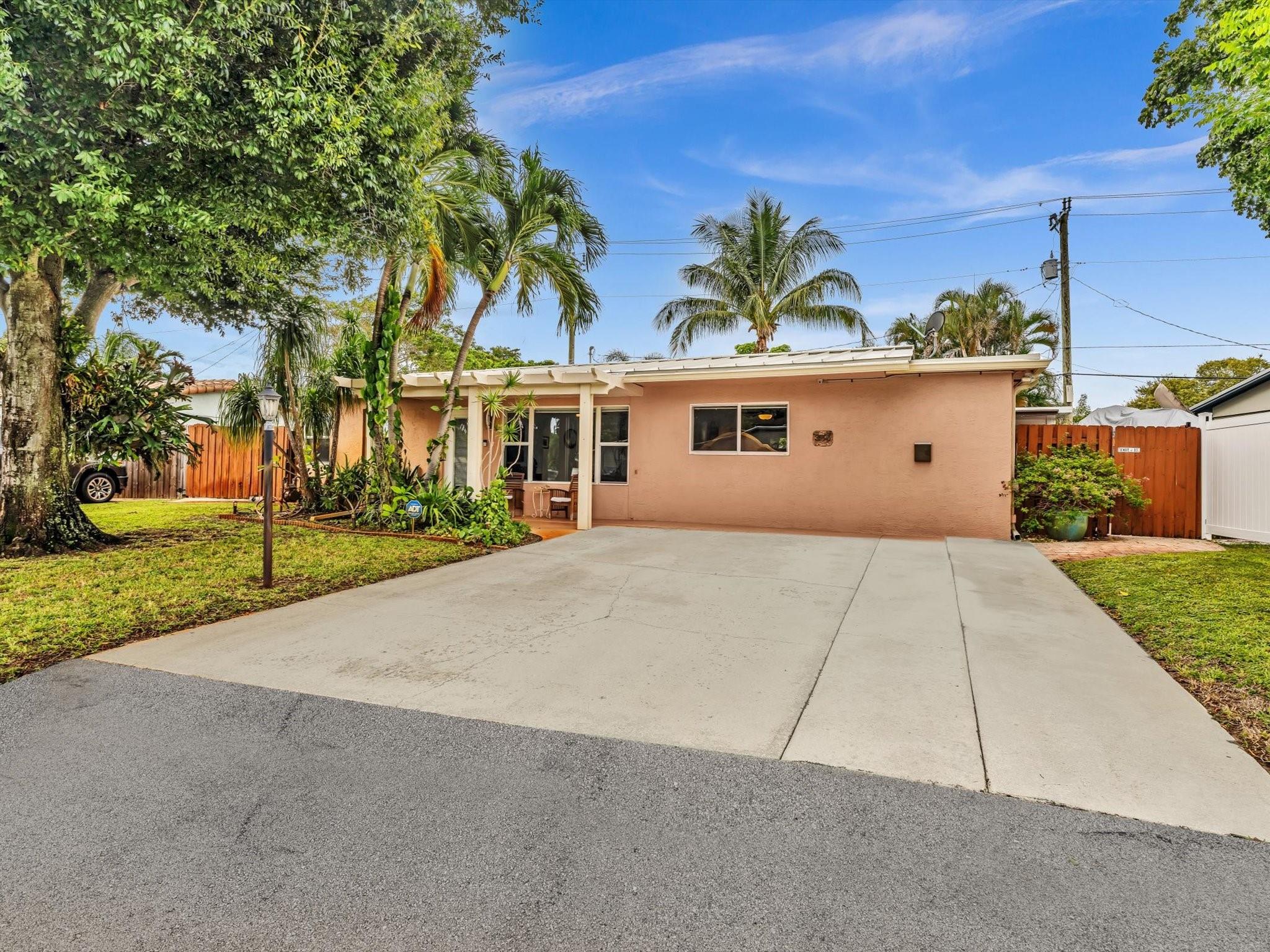 Homes for sale in Pompano Beach, FL | 3201 Ne 14th Ave, Pompano Beach, FL 33064 | MLS# F10532679