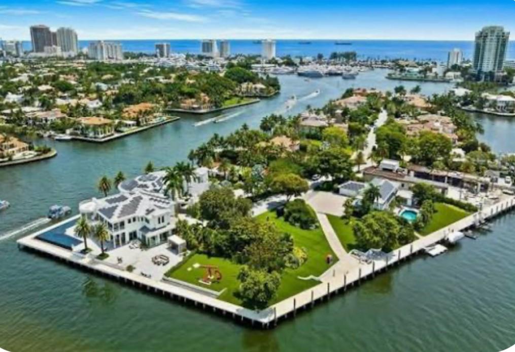 Homes for sale in Fort Lauderdale, FL | 8 Harborage, Fort Lauderdale, FL 33316 | MLS# F10531019