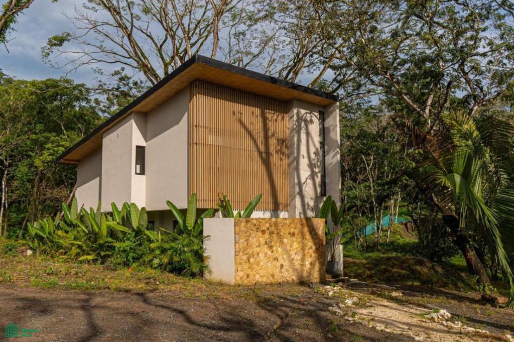 3 bed Single Family Homes For Sale in Puntarenas, Puntarenas - 1