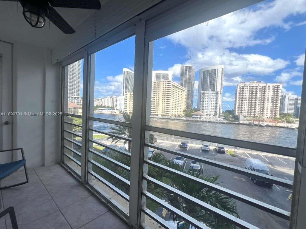 Lake Point Tower Condomin