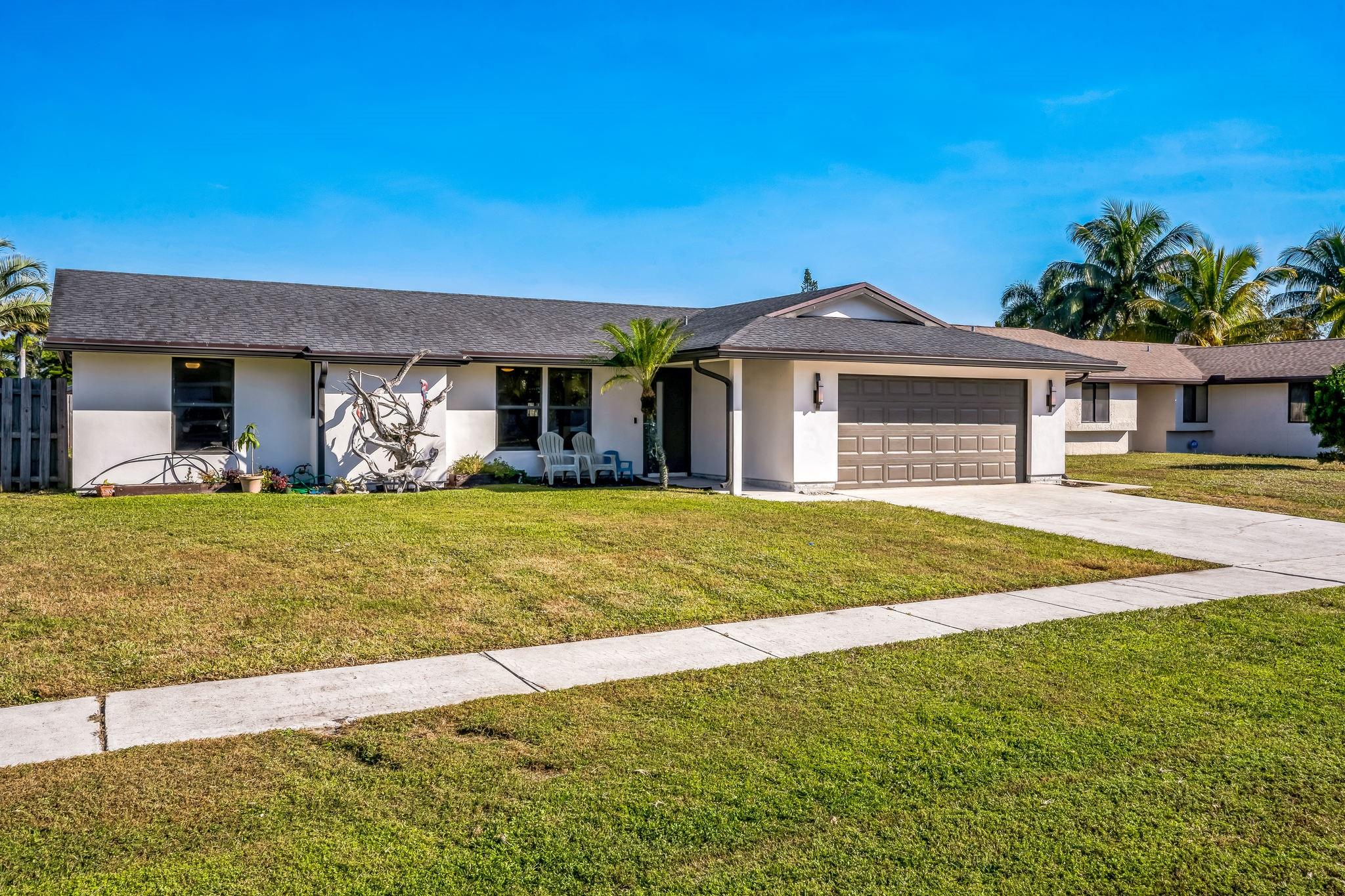Homes for sale in Boynton Beach, FL | 8460 Raymond Dr, Boynton Beach, FL 33472 | MLS# F10531150