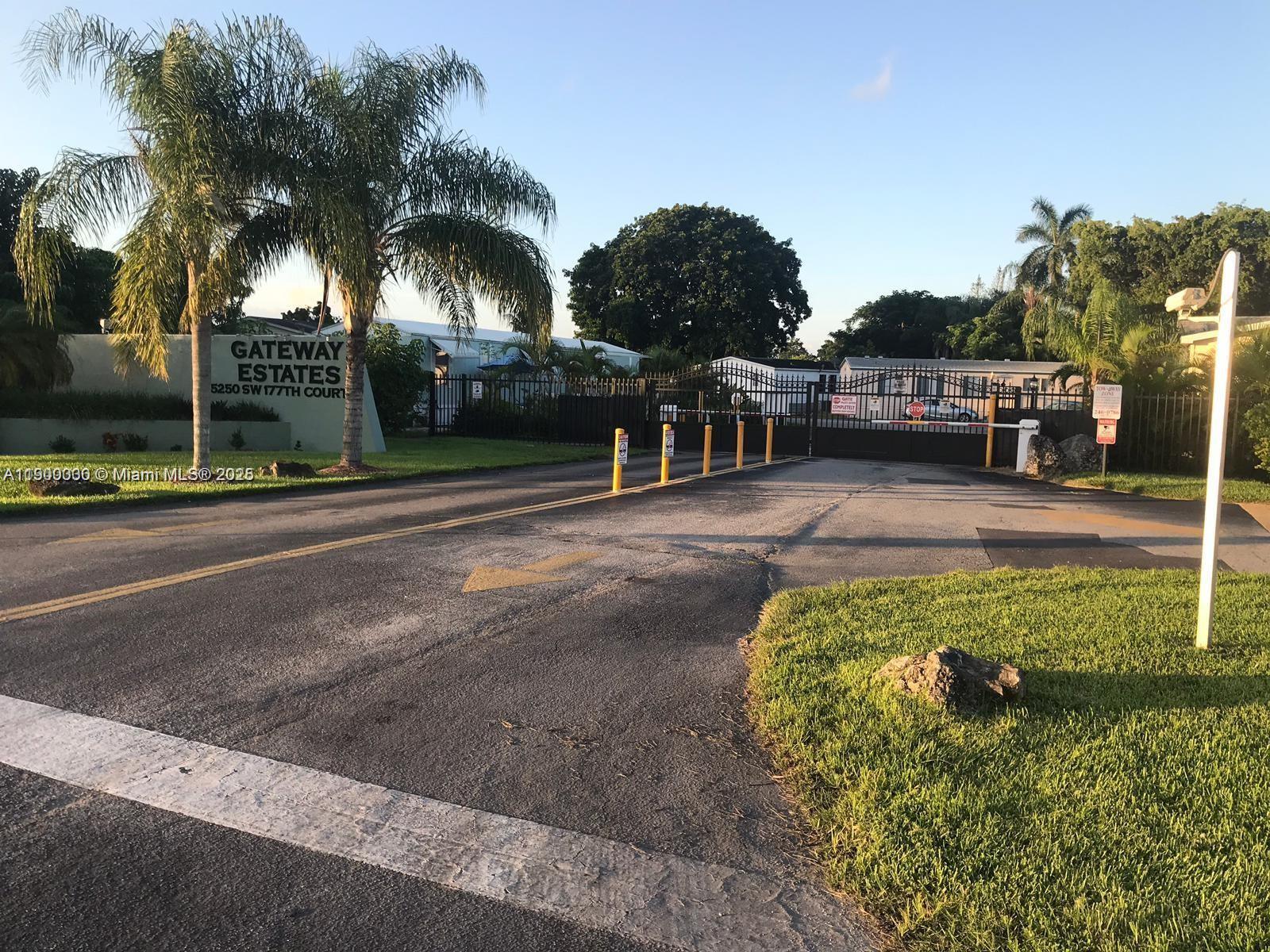 Gateway Estates Park Cond