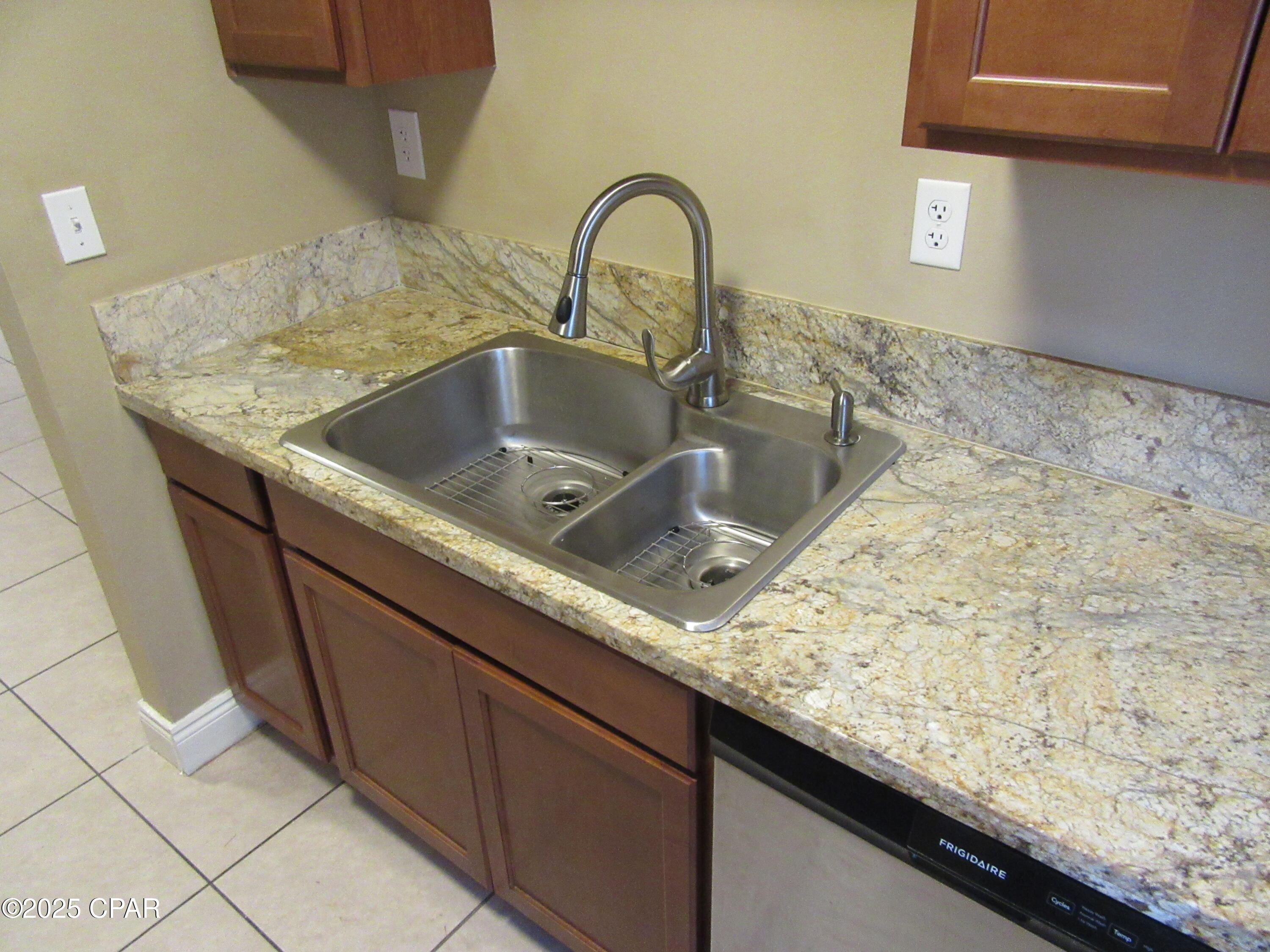 Image 9 For 1410 New York Avenue #c