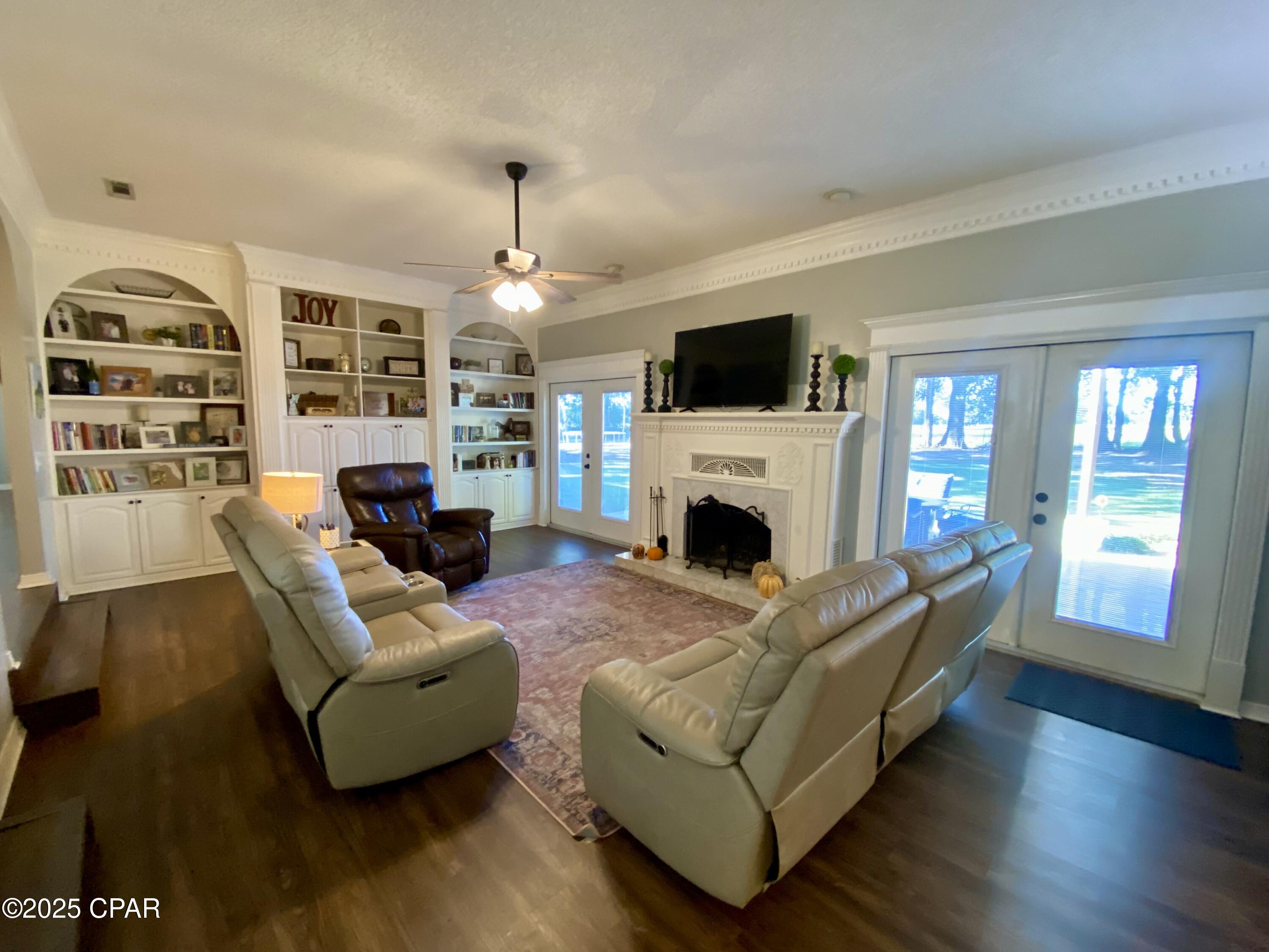 Image 5 For 4620 Oakwood Drive