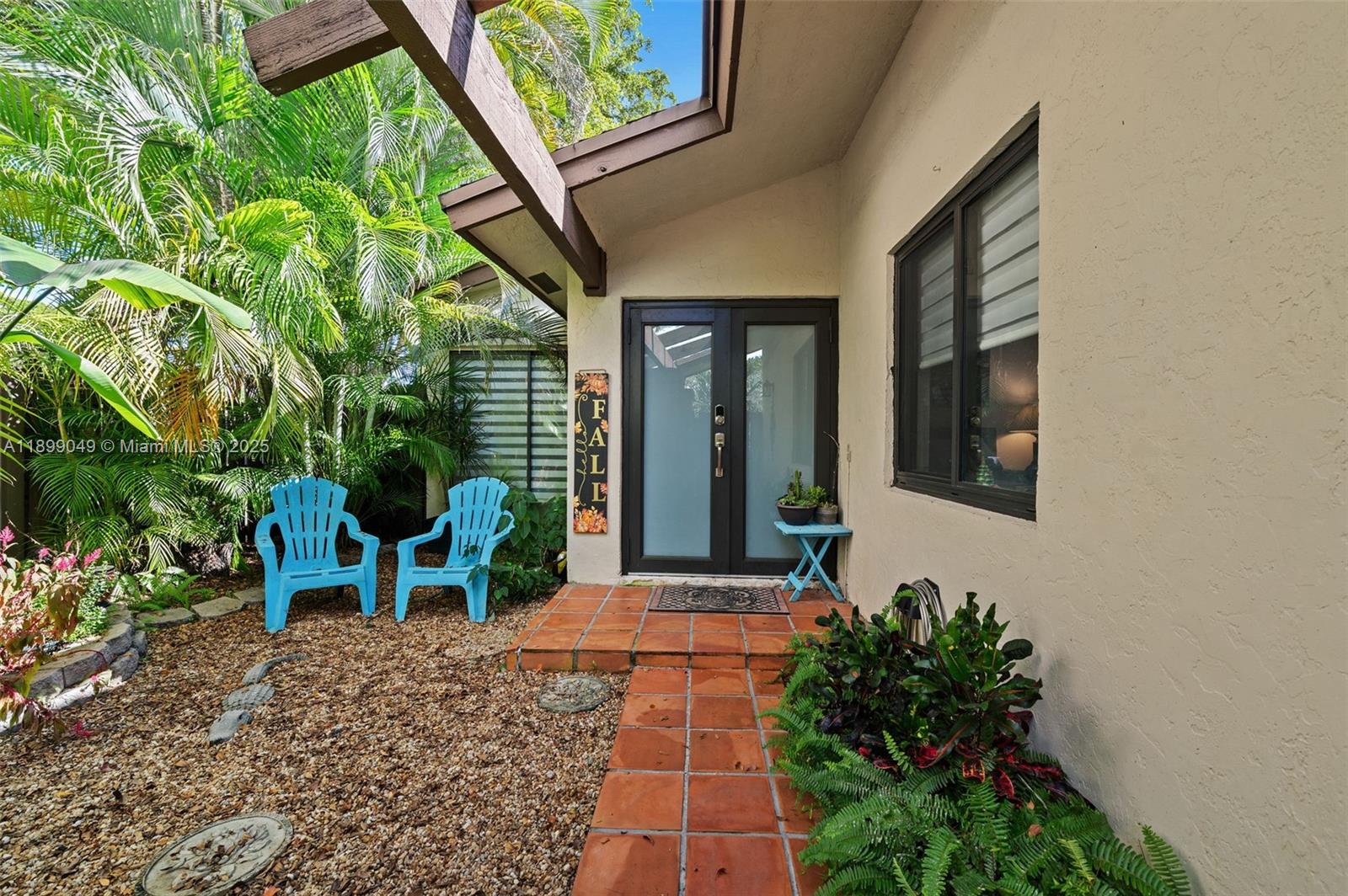 Crossings Sec 5, The