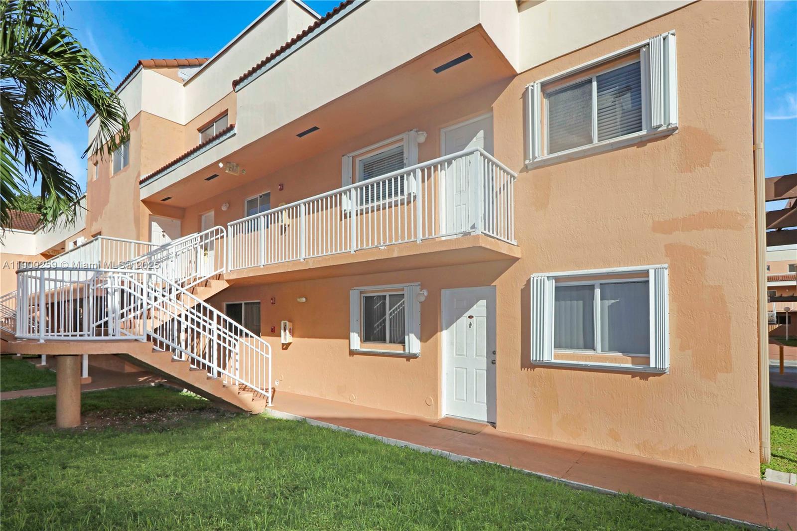 The Seasons Villas & Thms