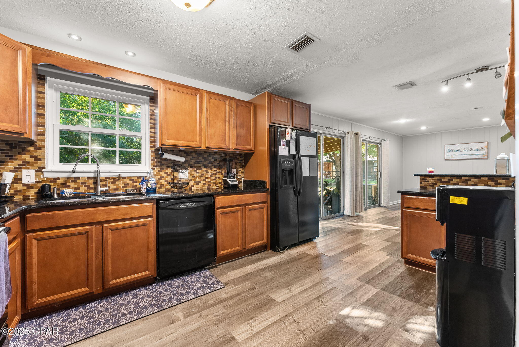 Image 3 For 1236 Amherst Road