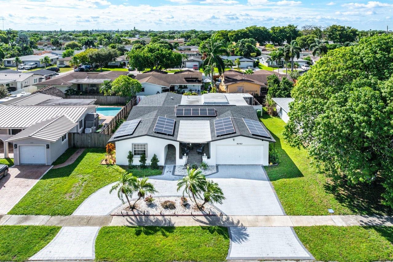 Homes for sale in Pembroke Pines, FL | 9040 Nw 20th St, Pembroke Pines, FL 33024 | MLS# F10532917
